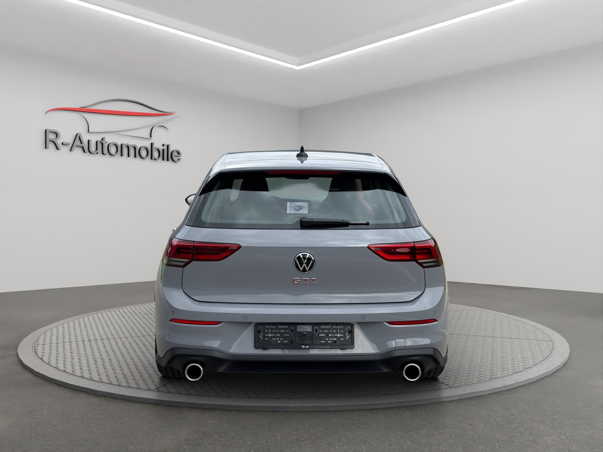 VW Golf 8 GTI-image-3