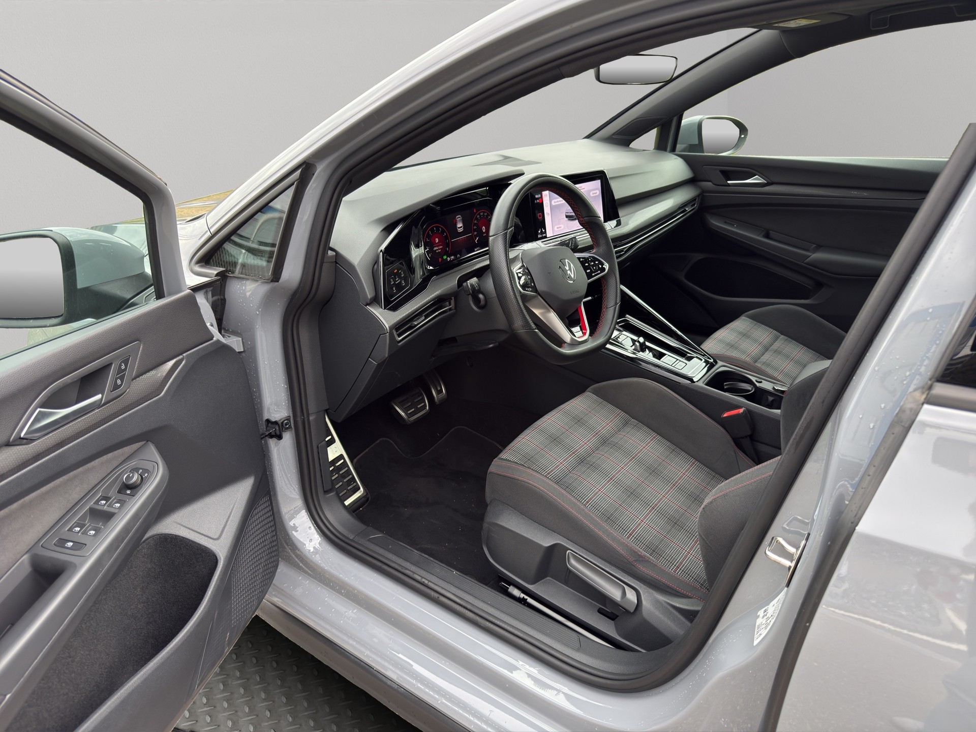 VW Golf 8 GTI-image-8
