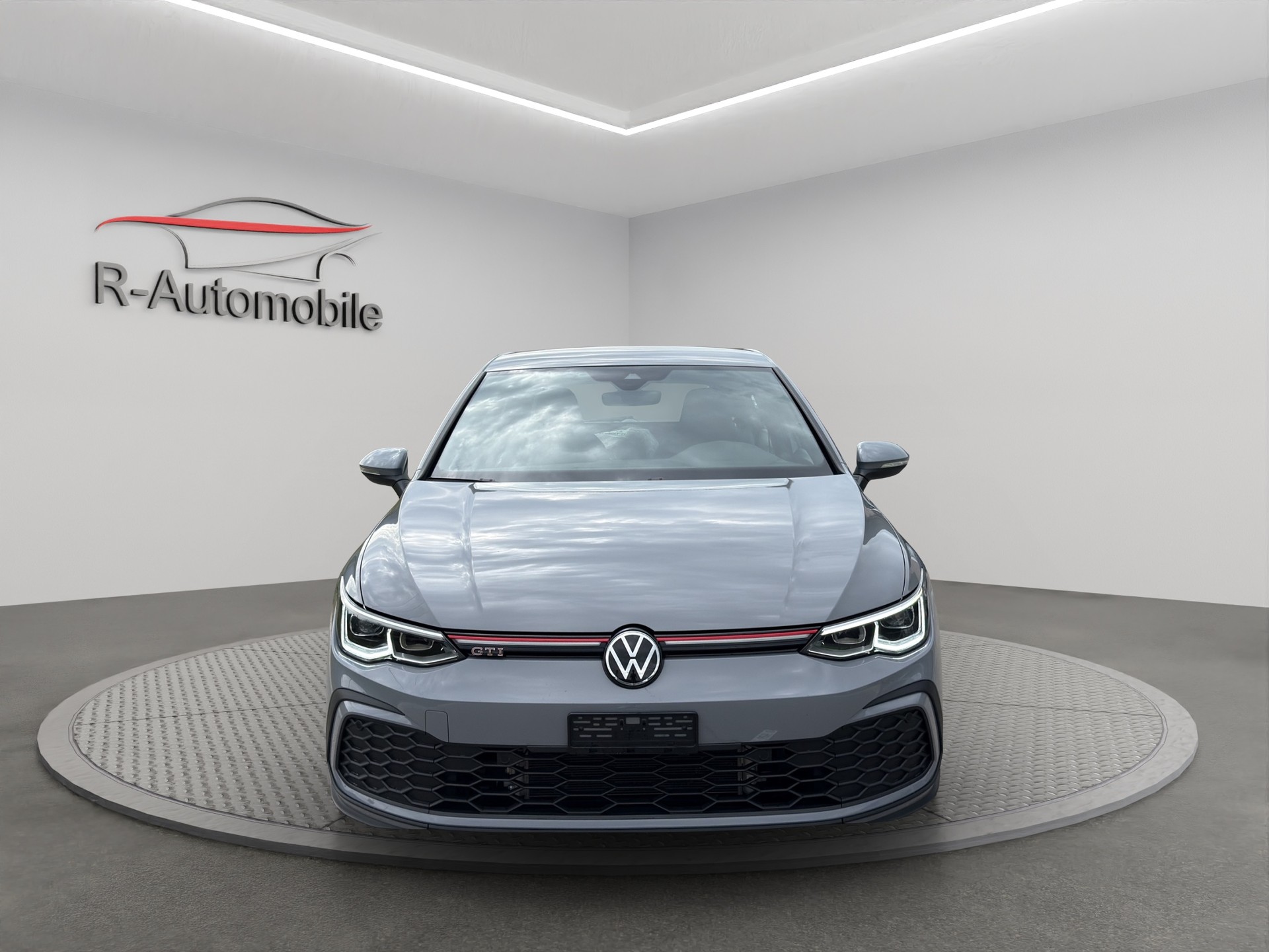 VW Golf 8 GTI-image-7