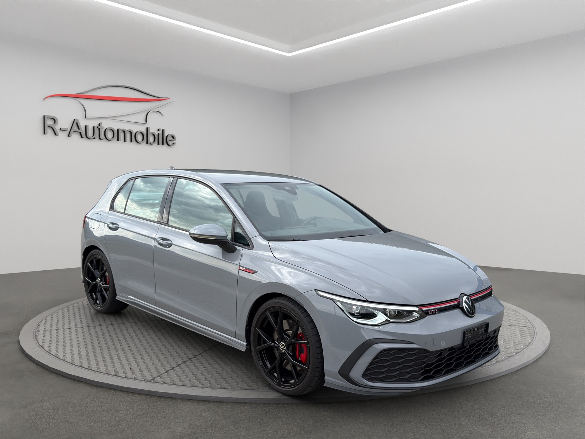 VW Golf 8 GTI-image-6
