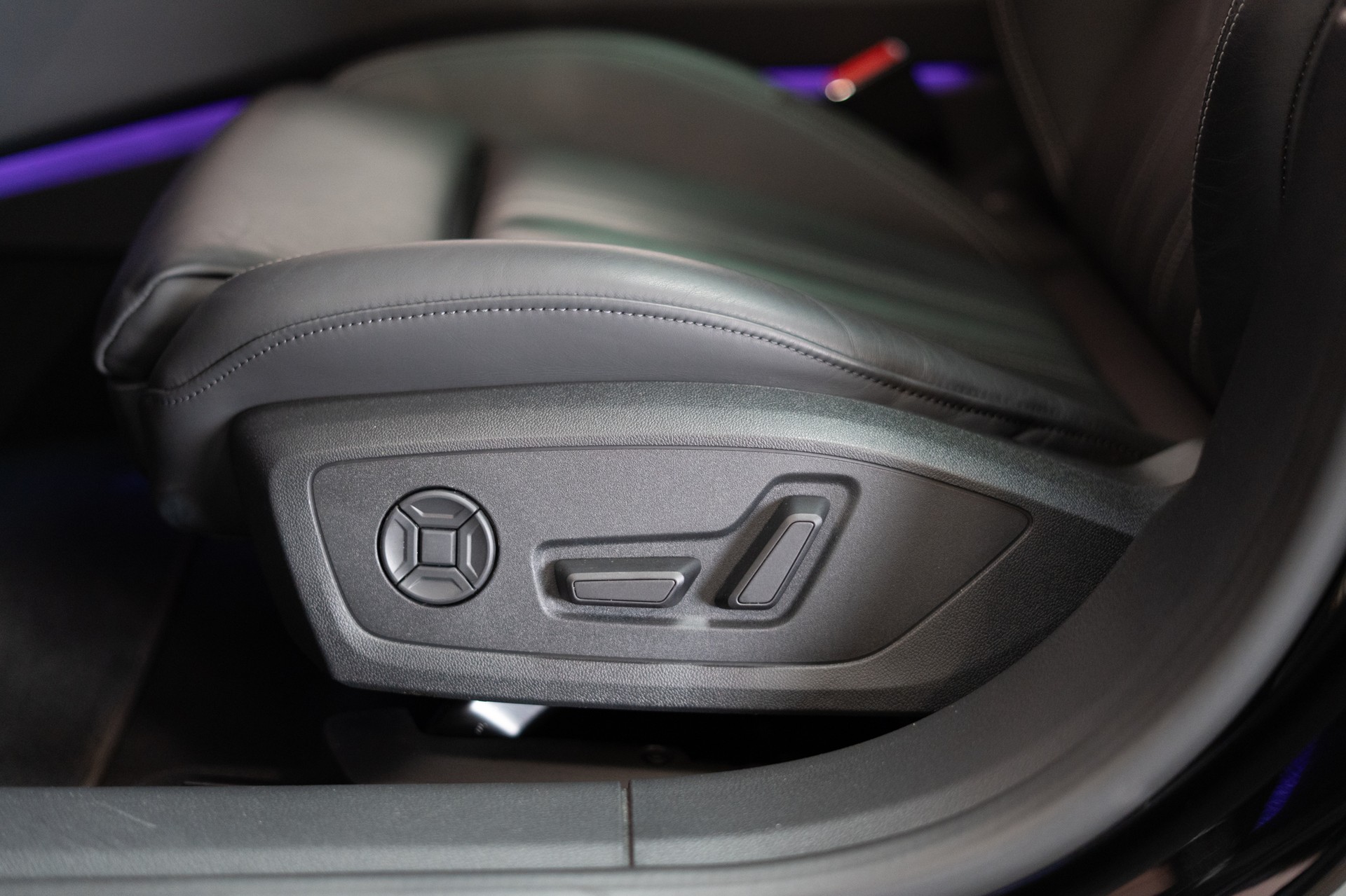 AUDI A7 Sportback 3.0 45 TDI quattro T-Tronic / S-Line / Glasdach / Rückfahrkamera-image-11