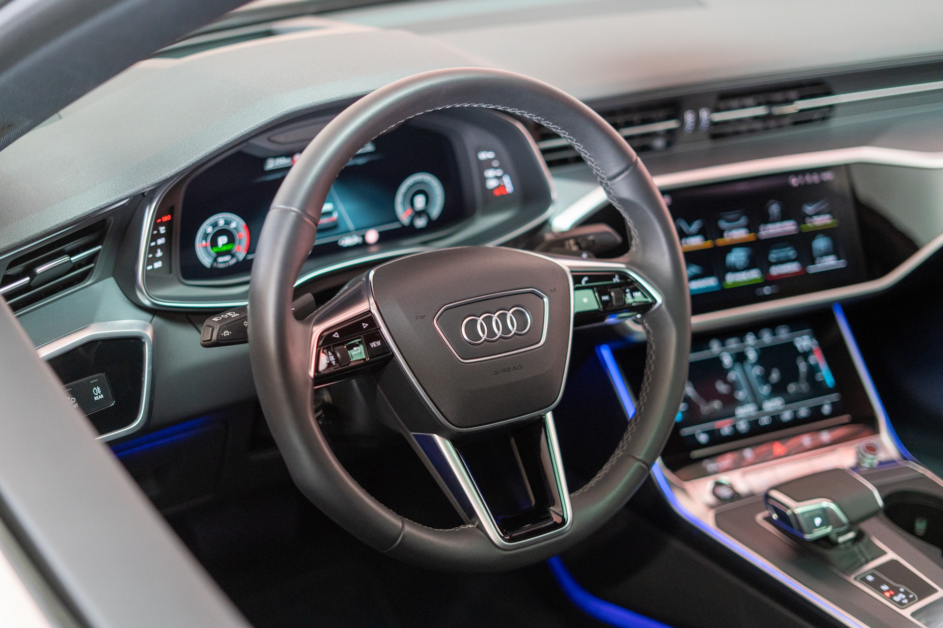 AUDI A7 Sportback 3.0 45 TDI quattro T-Tronic / S-Line / Glasdach / Rückfahrkamera-image-13