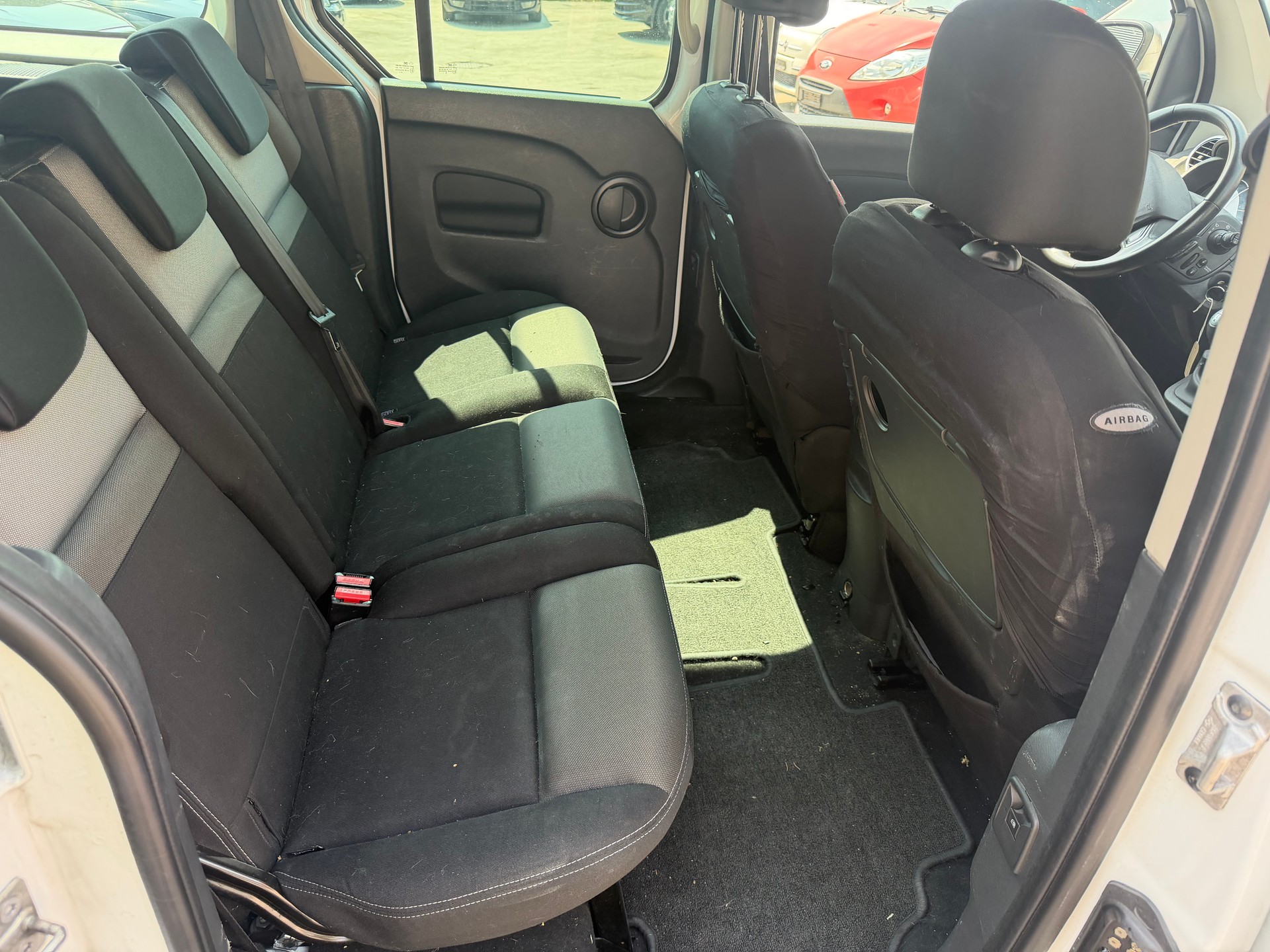 RENAULT Kangoo 1.5 dCi Dynamique-image-4