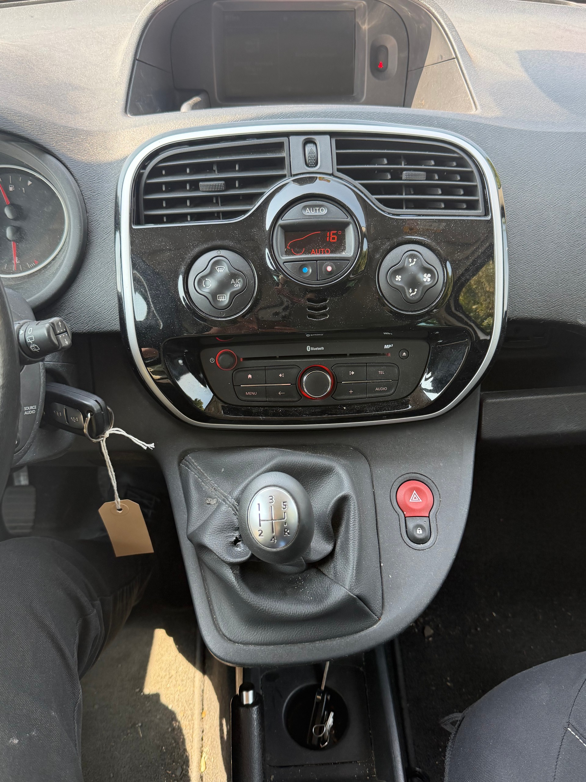 RENAULT Kangoo 1.5 dCi Dynamique-image-9