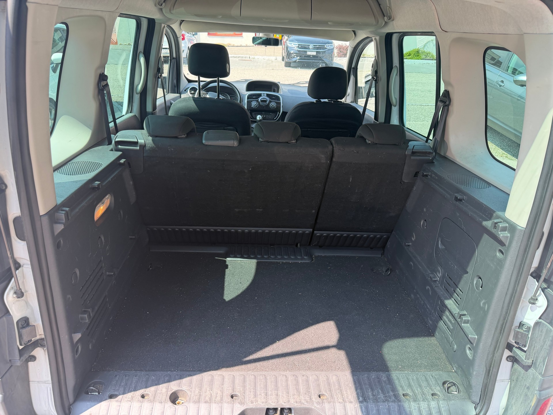 RENAULT Kangoo 1.5 dCi Dynamique-image-5