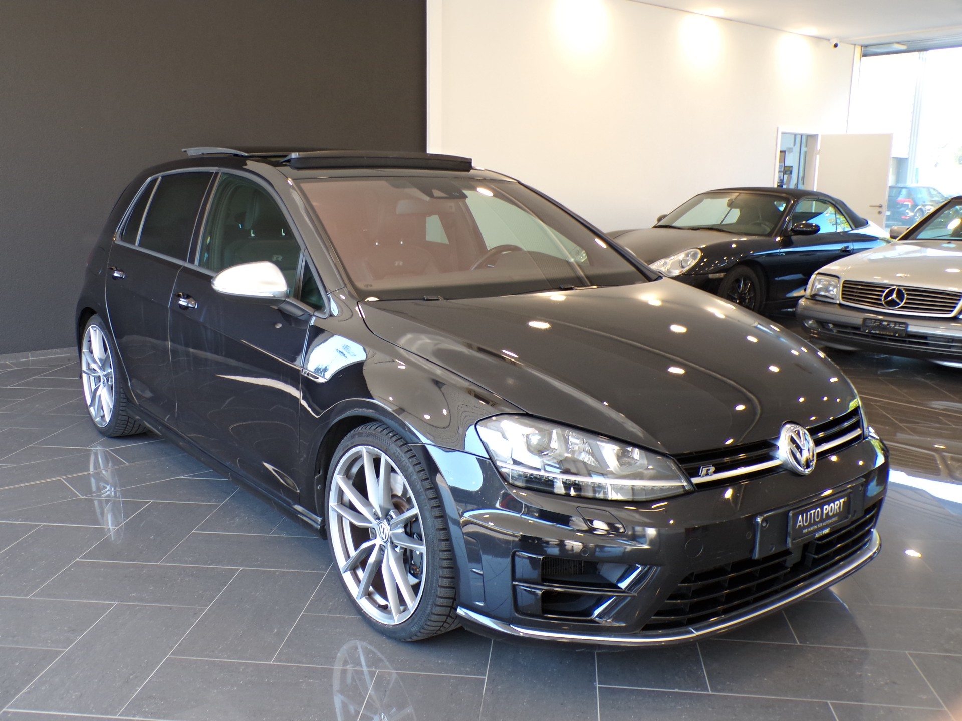 VW Golf 2.0 TSI R 4Motion DSG-image-6