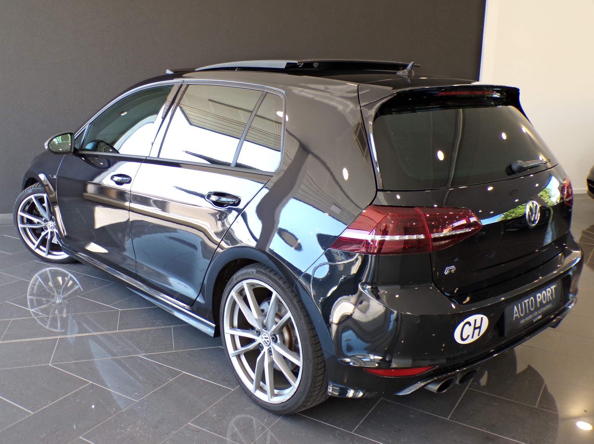 VW Golf 2.0 TSI R 4Motion DSG-image-16
