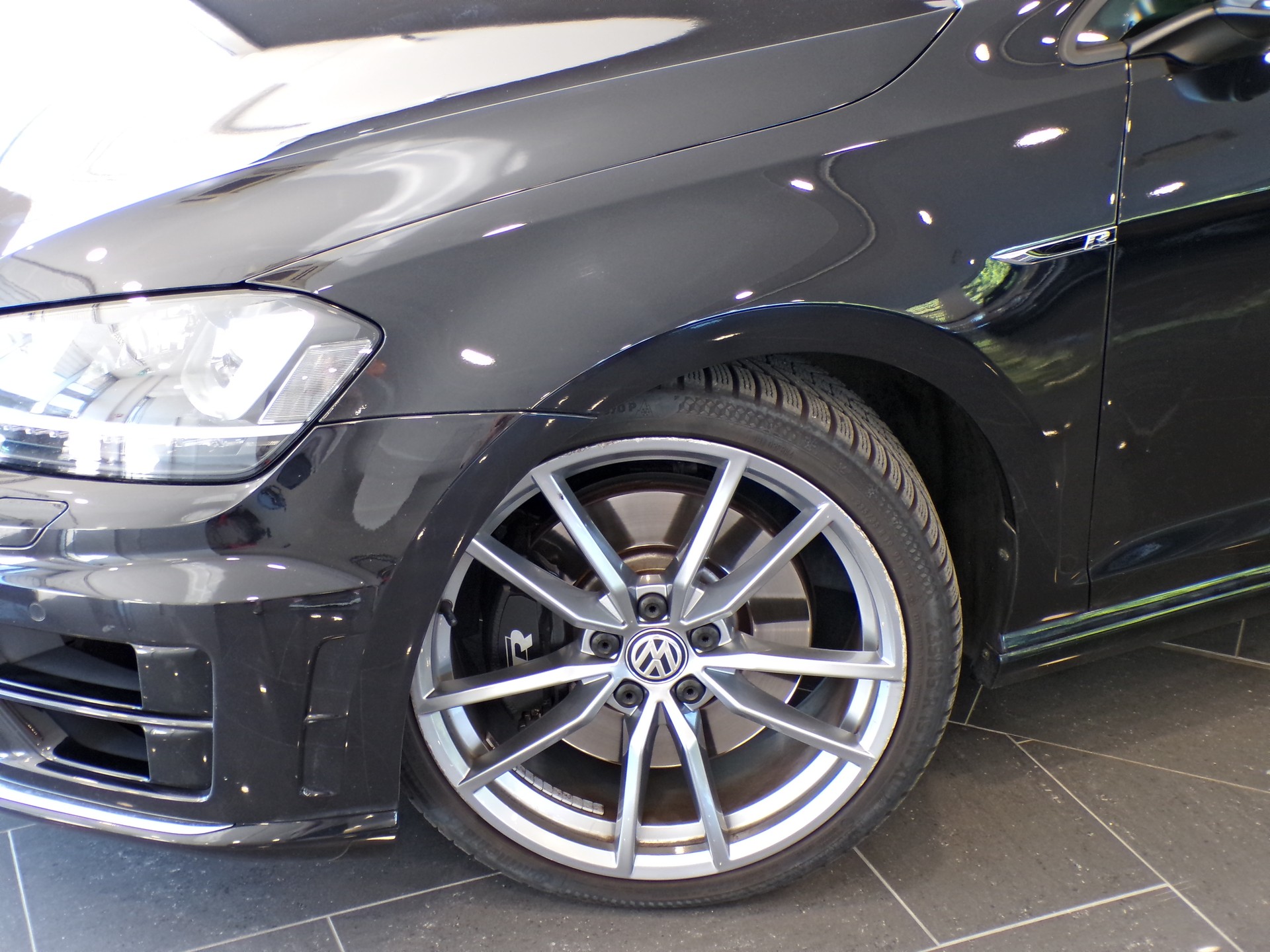 VW Golf 2.0 TSI R 4Motion DSG-image-1