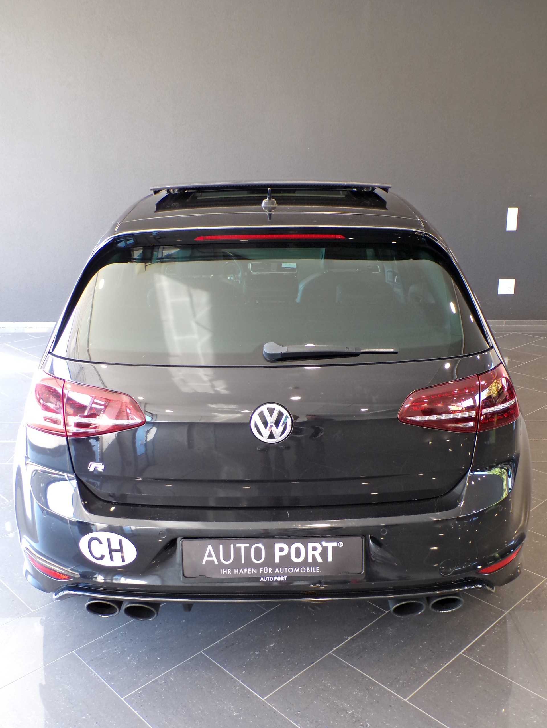 VW Golf 2.0 TSI R 4Motion DSG-image-10