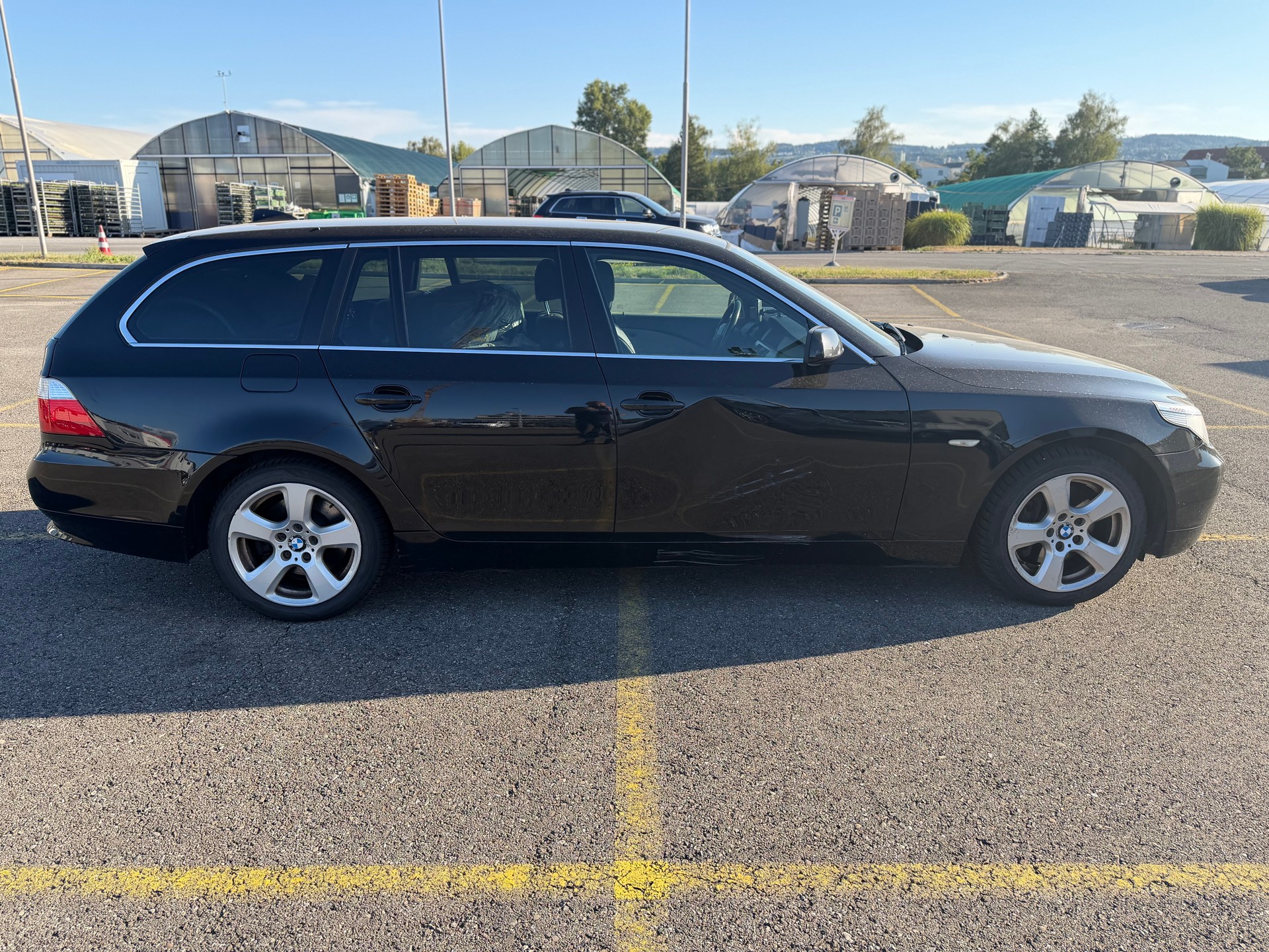 BMW 525xi Touring-image-7