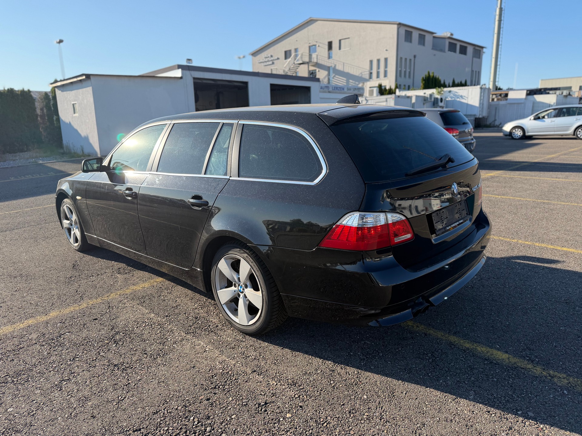 BMW 525xi Touring-image-4