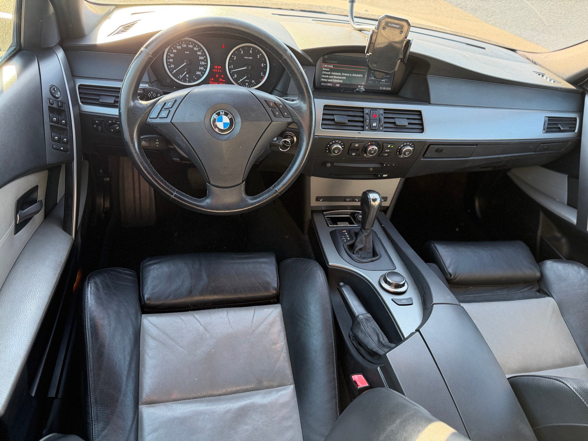 BMW 525xi Touring-image-9