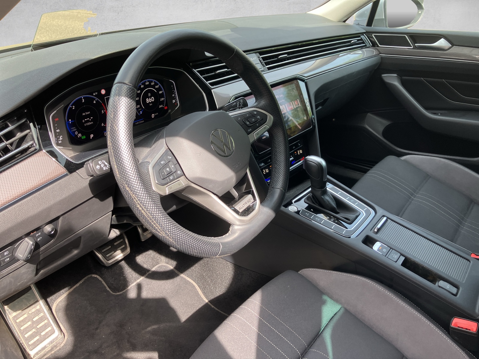 VW Passat Alltrack 2.0 TDI 4Motion DSG-image-5