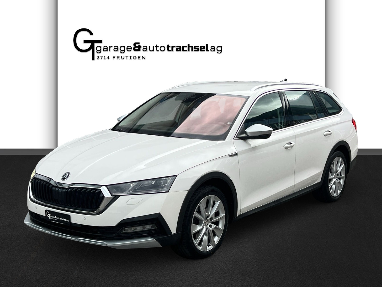 SKODA Octavia Combi 2.0 TDI DSG Scout 4x4-image-0