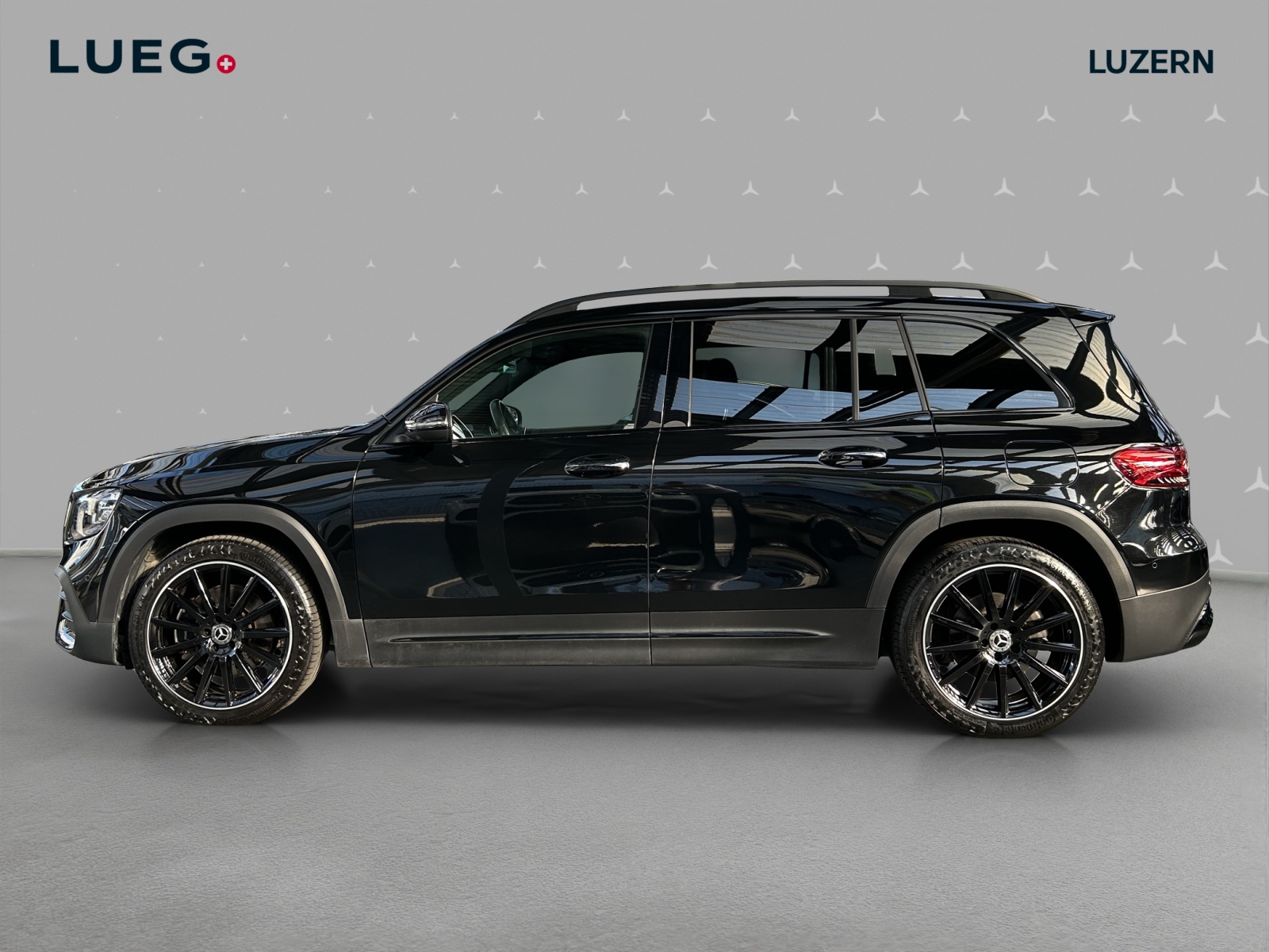 MERCEDES-BENZ GLB 250 4Matic AMG Line 8G-Tronic-image-1
