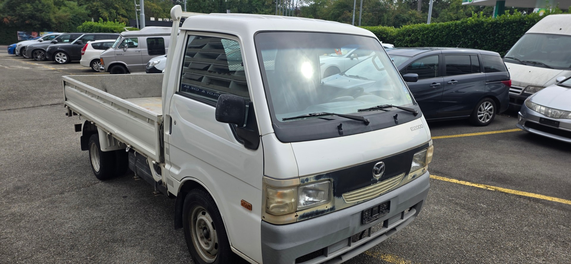 MAZDA E 2000-image-0