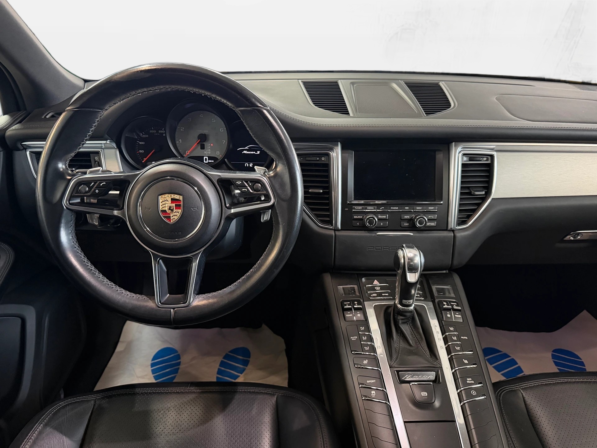 PORSCHE Macan S PDK | CH-Auto | Frisch MFK | AHK 2.3t. | DAB+ | RF-Kamera-image-11