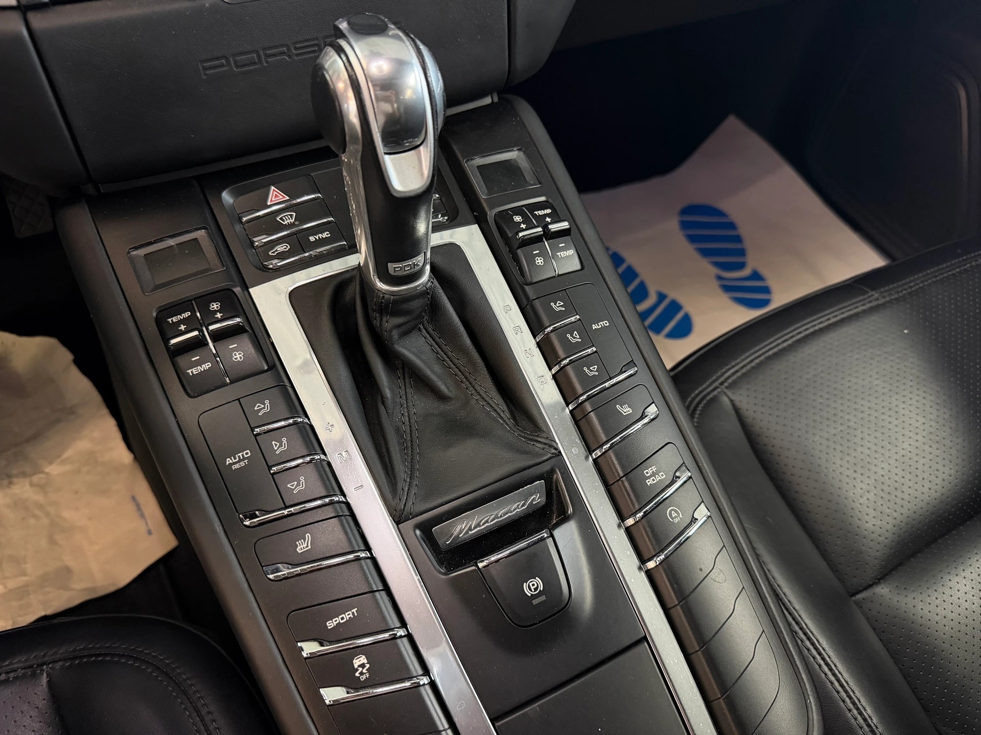 PORSCHE Macan S PDK | CH-Auto | Frisch MFK | AHK 2.3t. | DAB+ | RF-Kamera-image-12