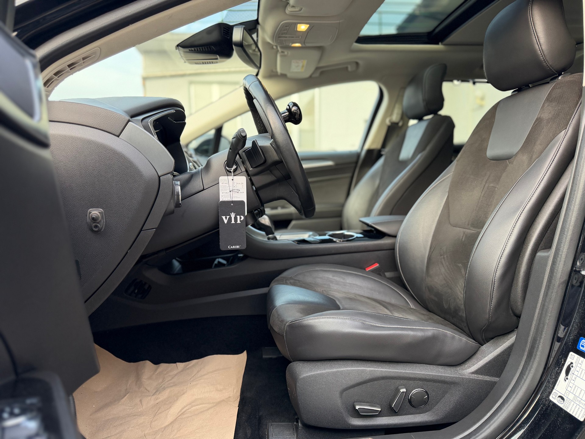 FORD Mondeo 2.0 EcoBoost SCTi Titanium Automatic-image-8