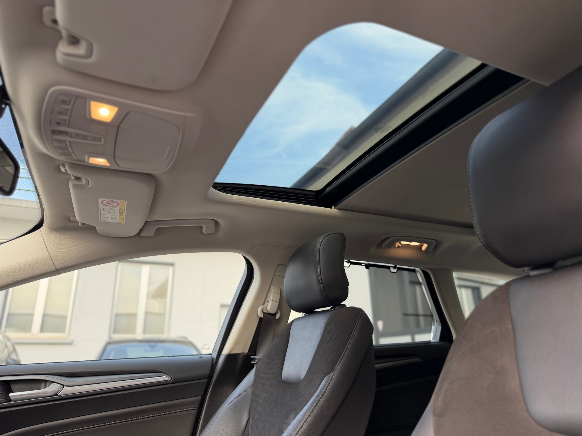 FORD Mondeo 2.0 EcoBoost SCTi Titanium Automatic-image-18