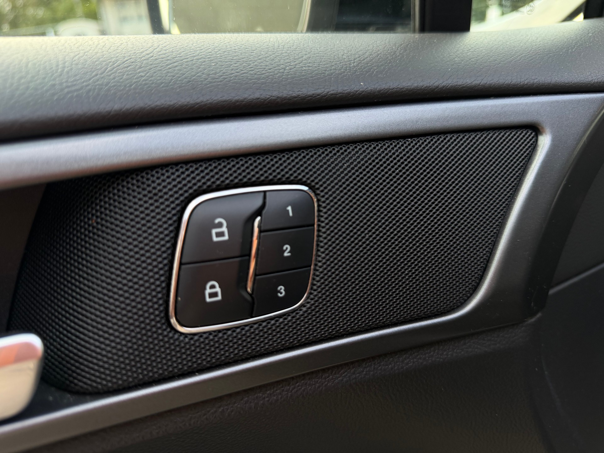 FORD Mondeo 2.0 EcoBoost SCTi Titanium Automatic-image-22