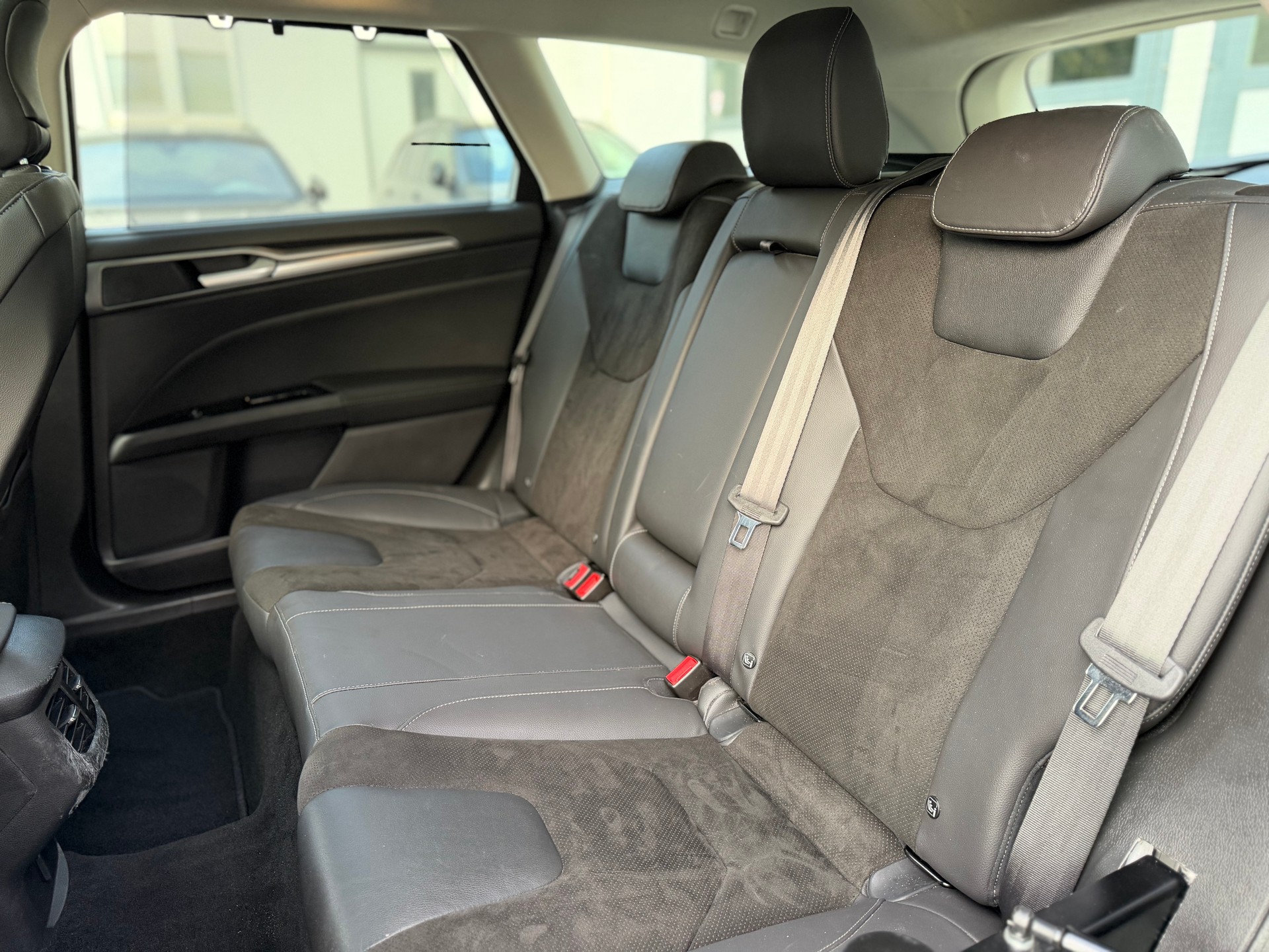 FORD Mondeo 2.0 EcoBoost SCTi Titanium Automatic-image-9