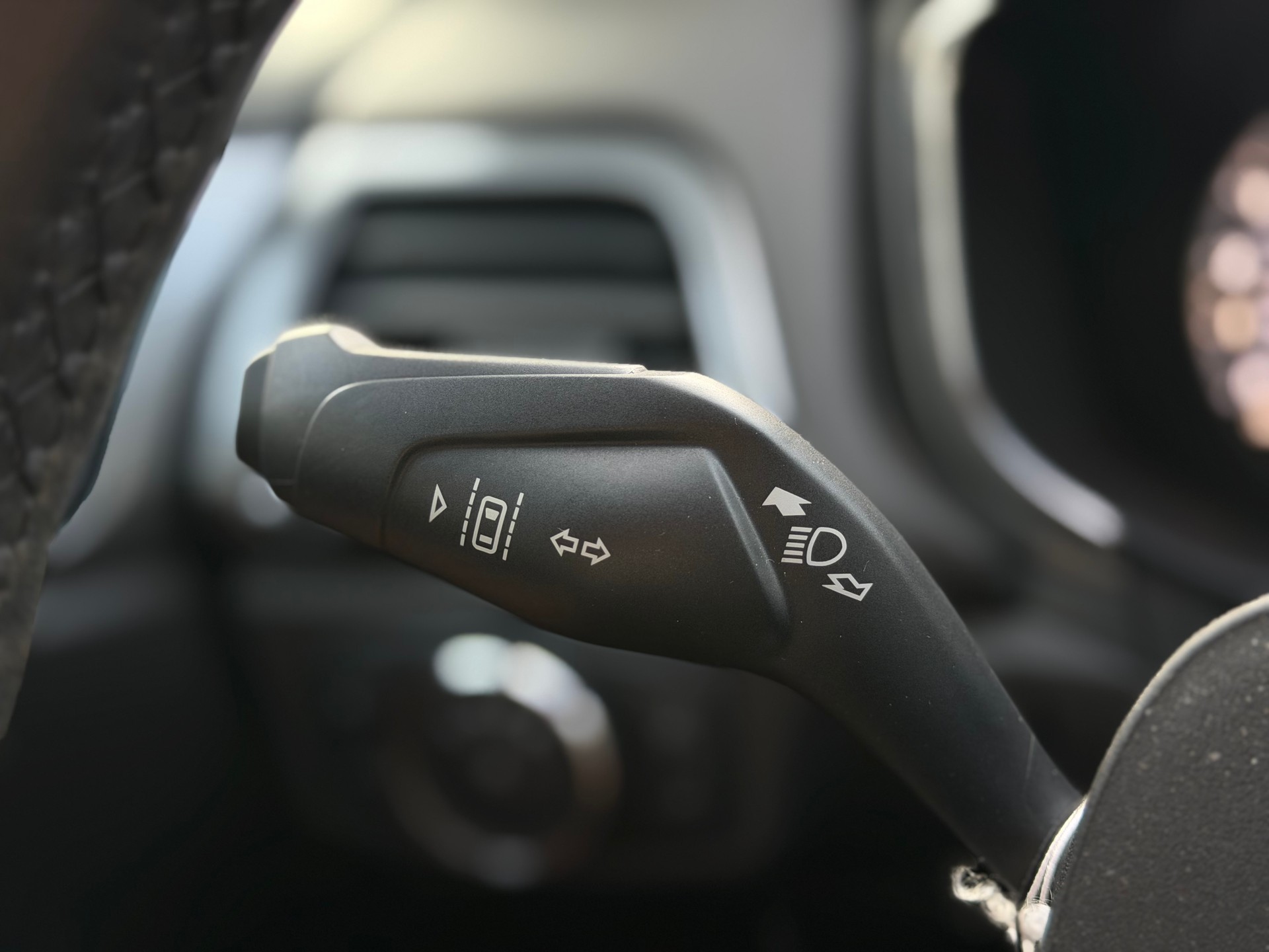 FORD Mondeo 2.0 EcoBoost SCTi Titanium Automatic-image-19