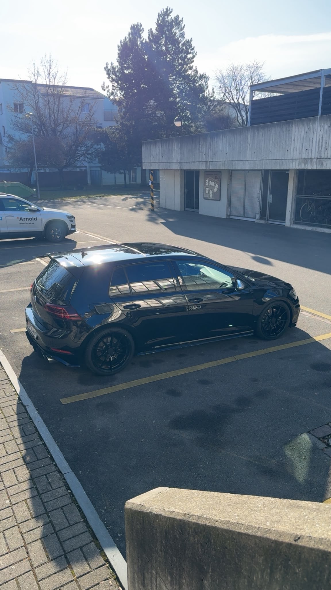 VW Golf 2.0 TSI R 4Motion DSG-image-1