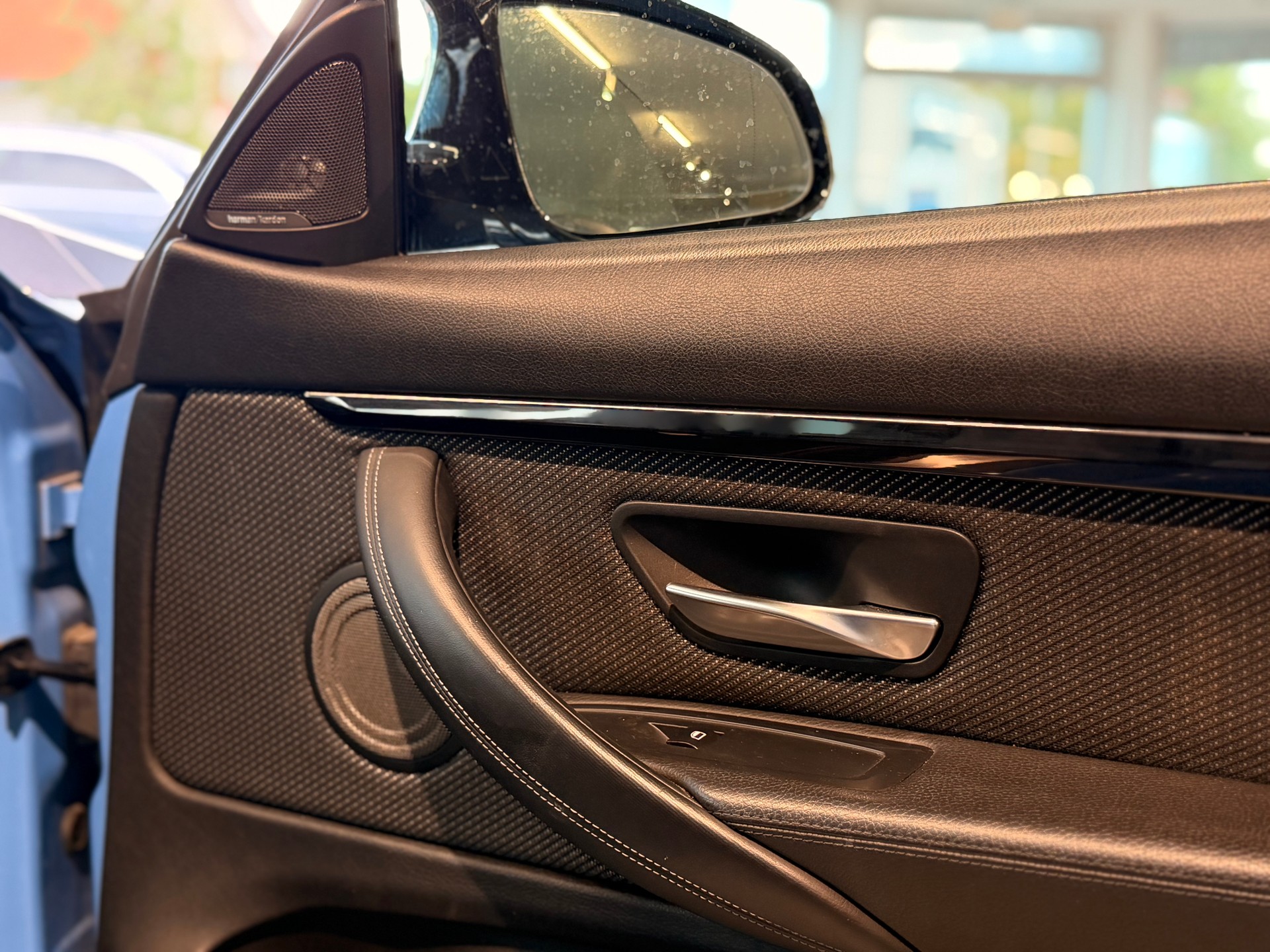 BMW M4 Coupé Handschalter-image-15