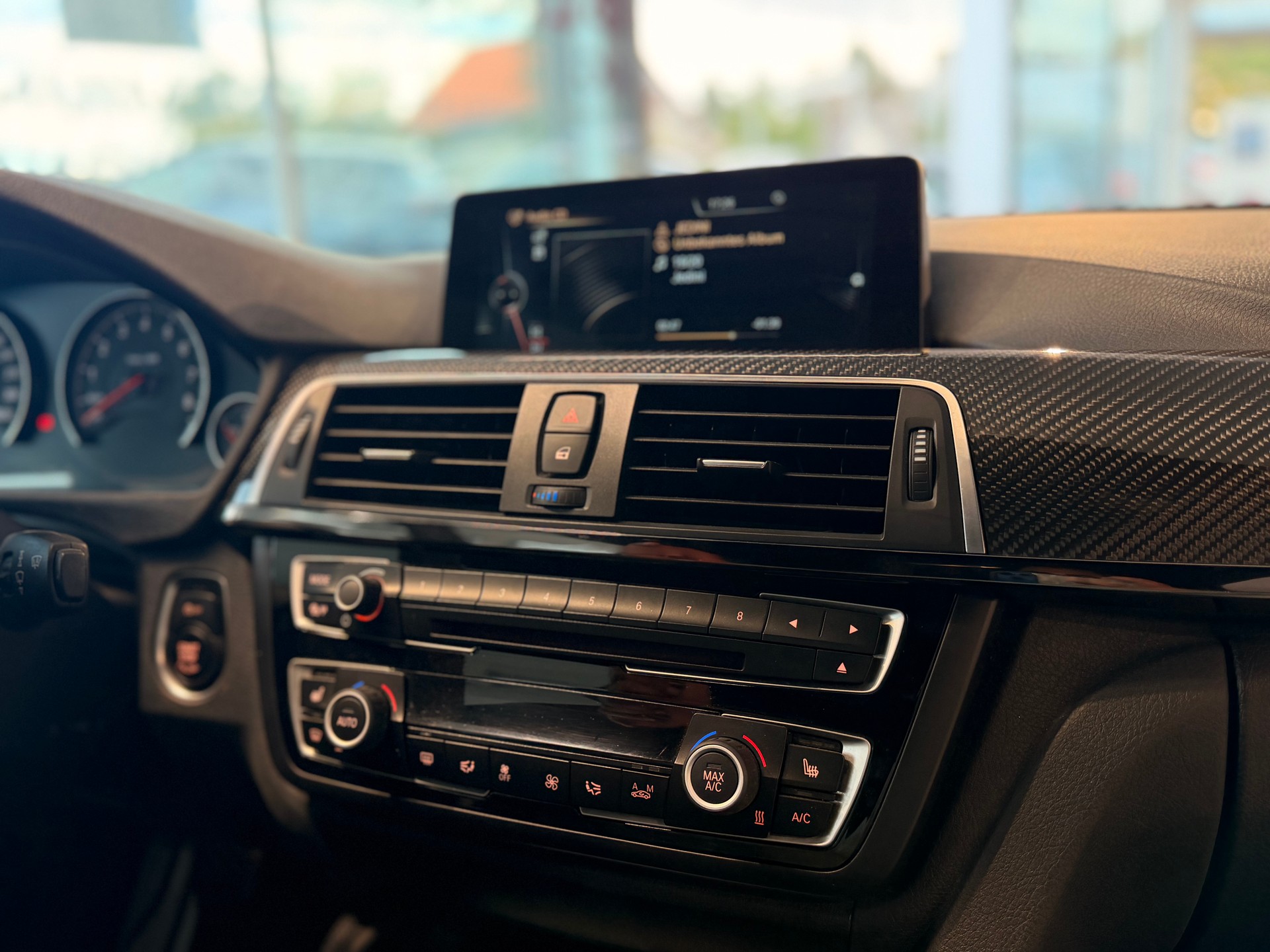 BMW M4 Coupé Handschalter-image-18