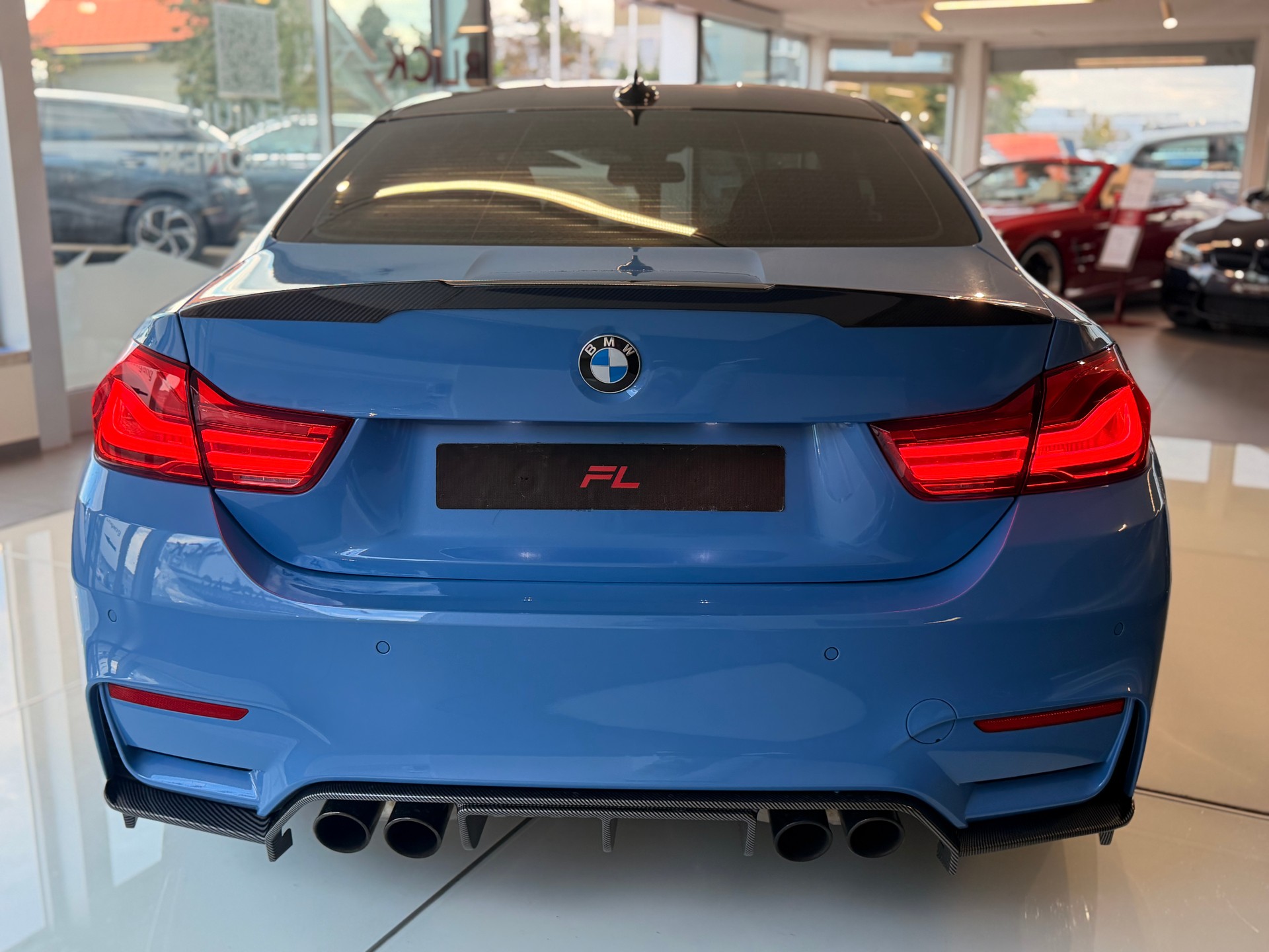 BMW M4 Coupé Handschalter-image-7