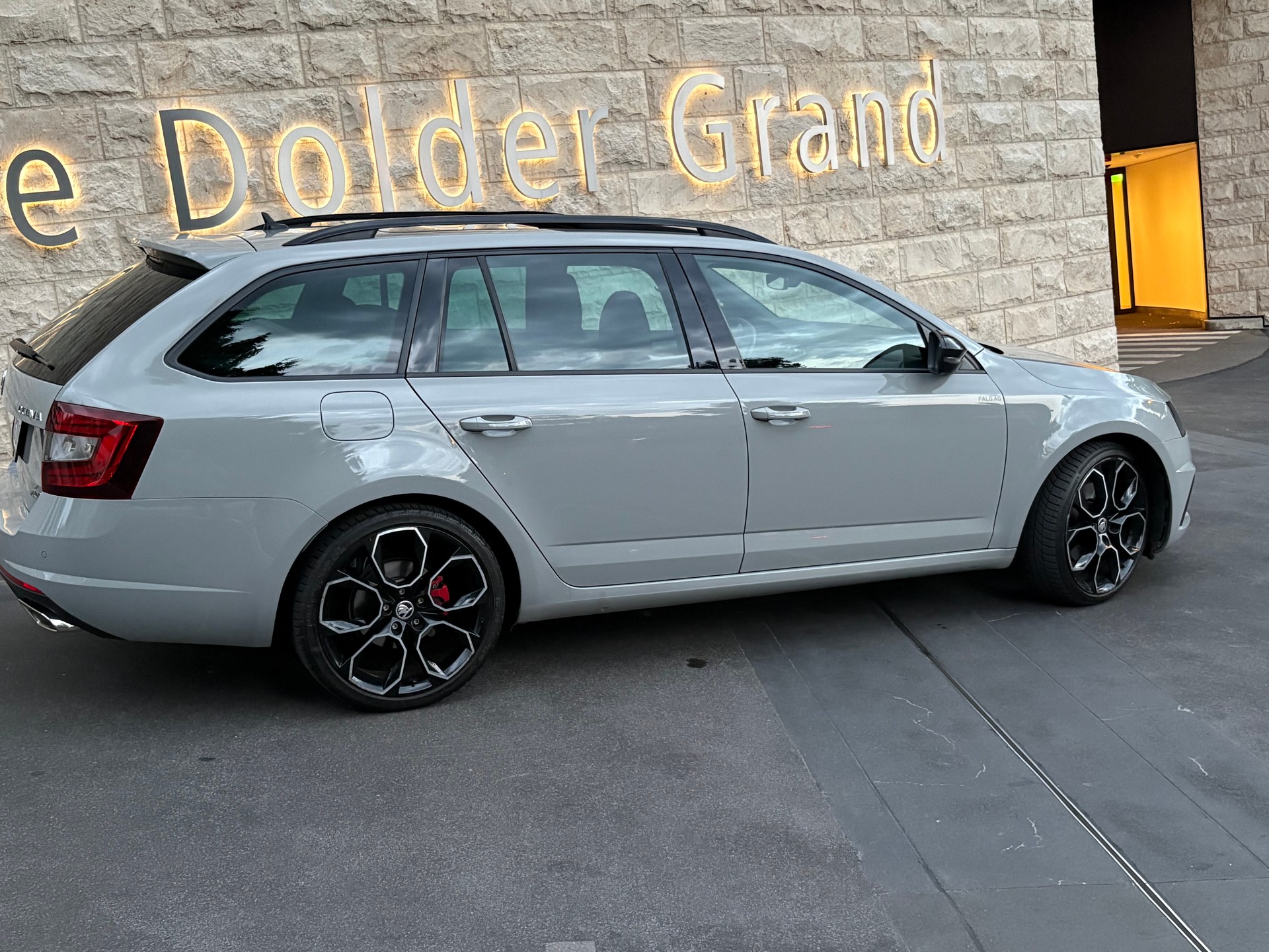 SKODA 2.0 TDI 184 RS 4x4 DSG-image-1