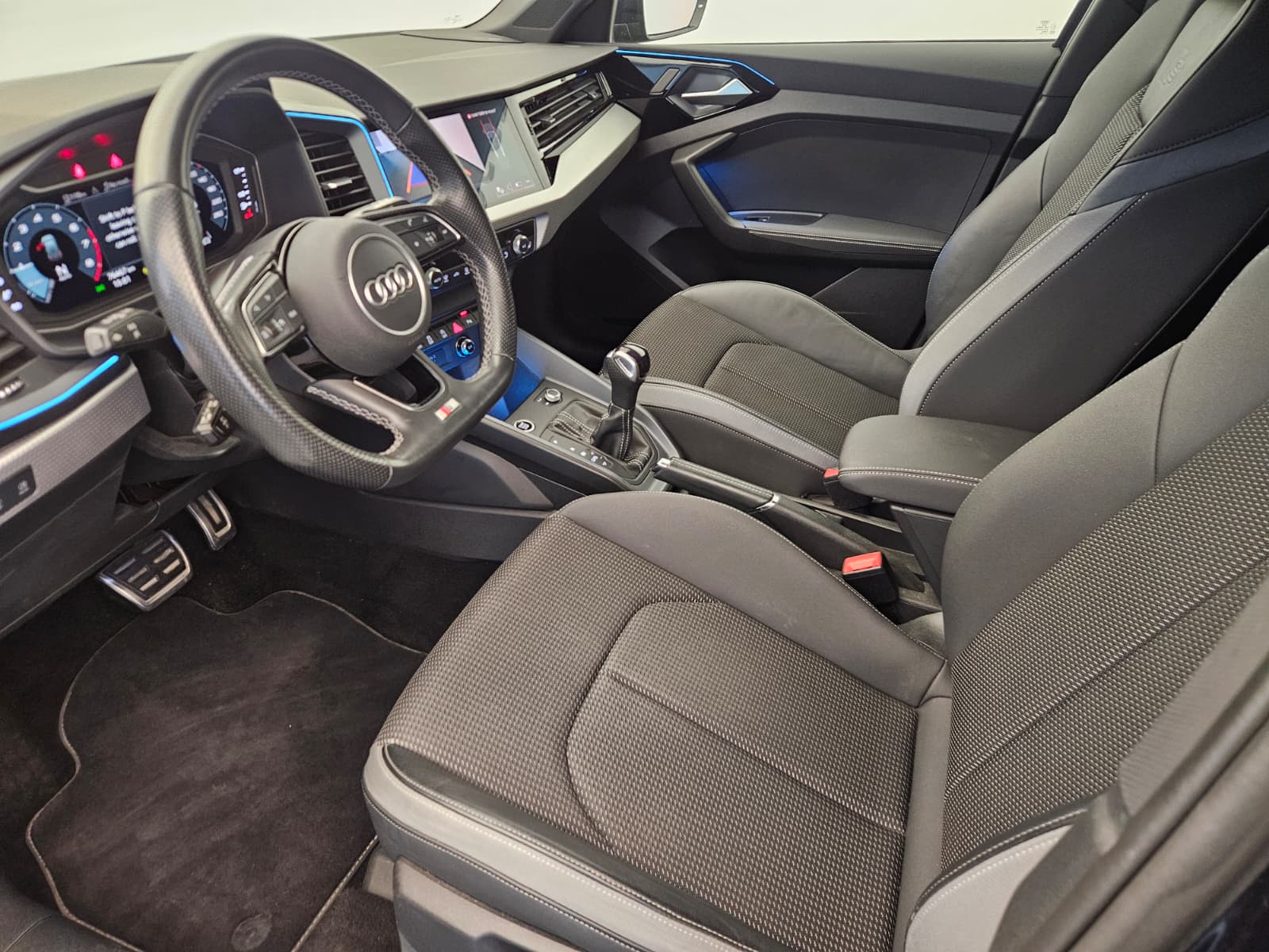 AUDI A1 Sportback 30 TFSI advanced Attraction S-tronic-image-10