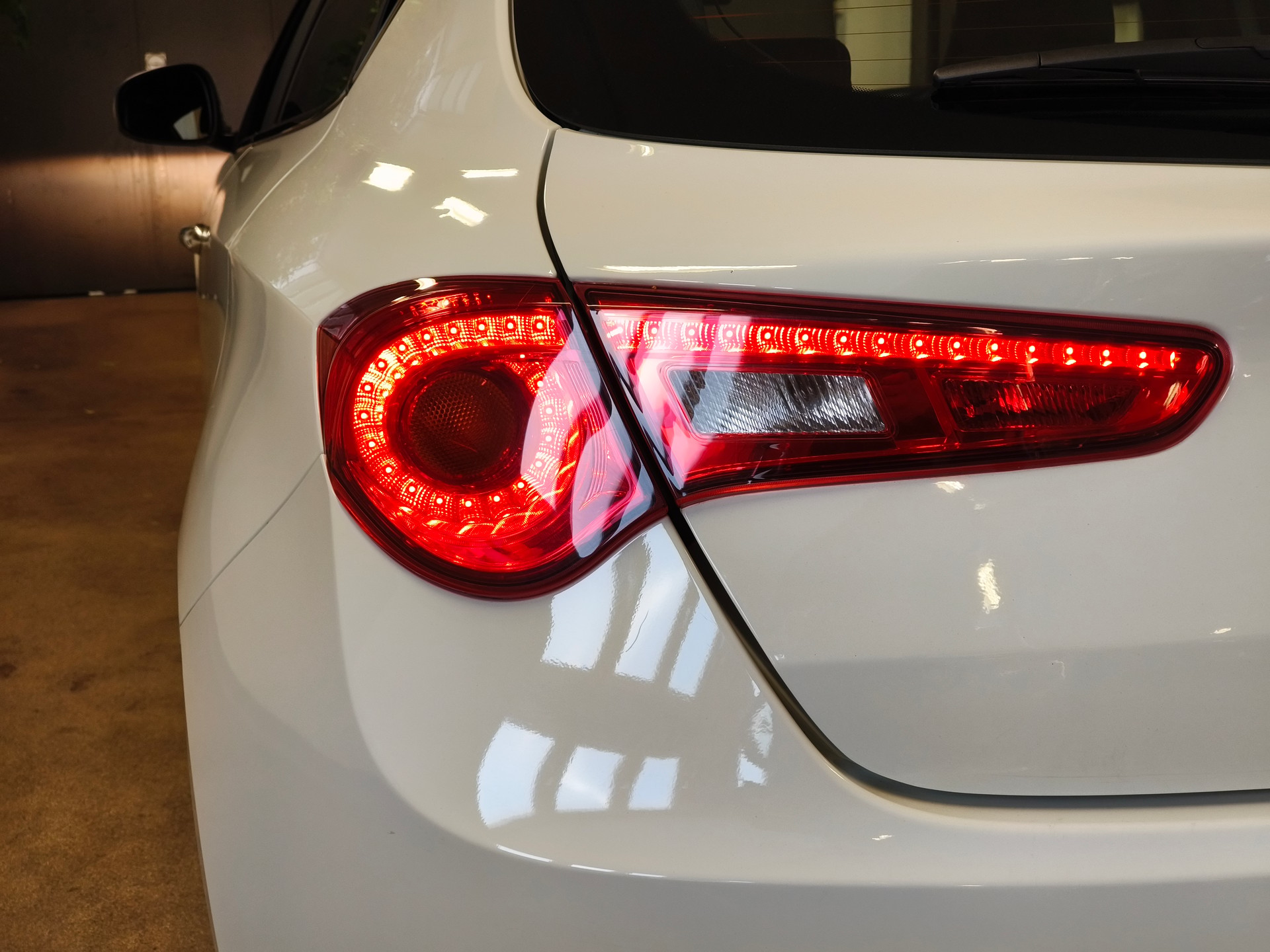 ALFA ROMEO Giulietta 1.4 MultiAir Veloce-image-14