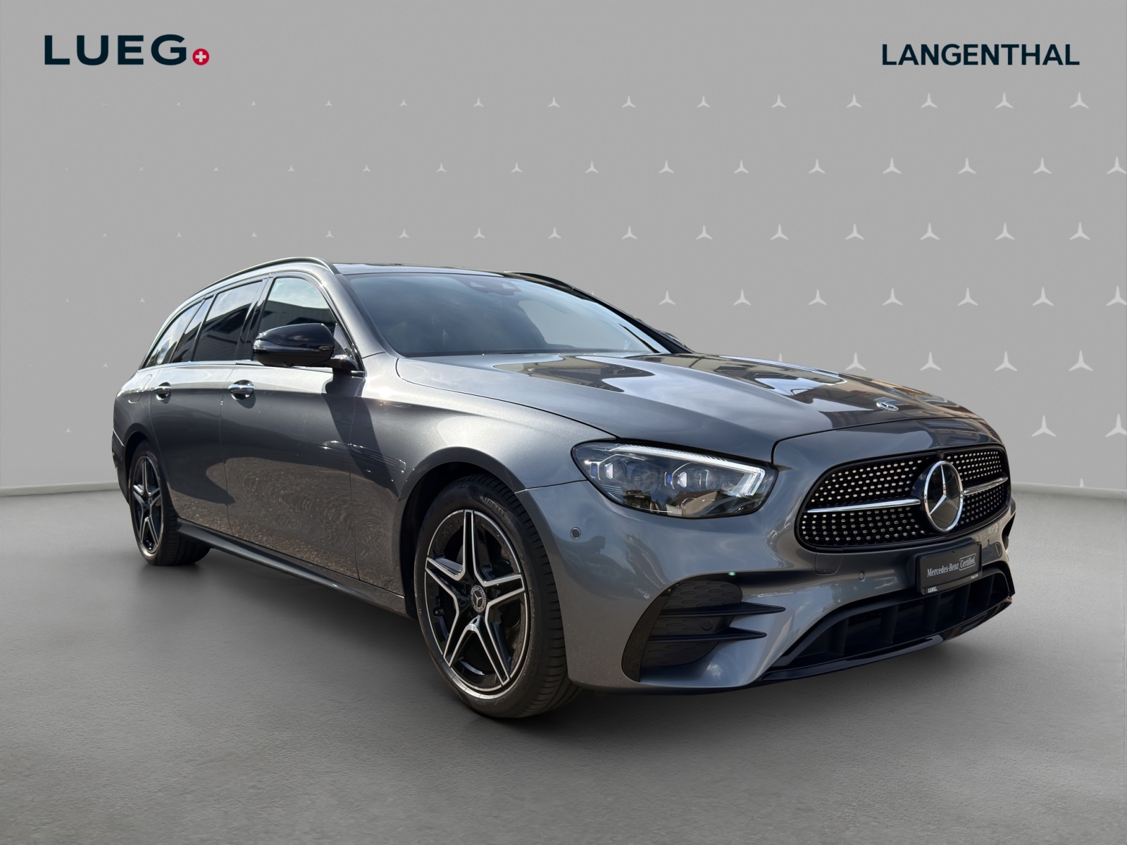 MERCEDES-BENZ E 220 d T 4Matic AMG Line 9G-Tronic-image-4