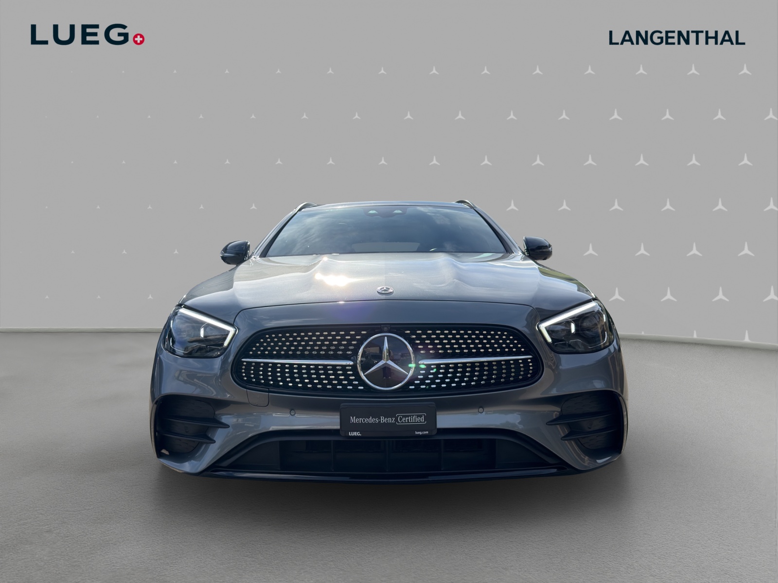 MERCEDES-BENZ E 220 d T 4Matic AMG Line 9G-Tronic-image-5