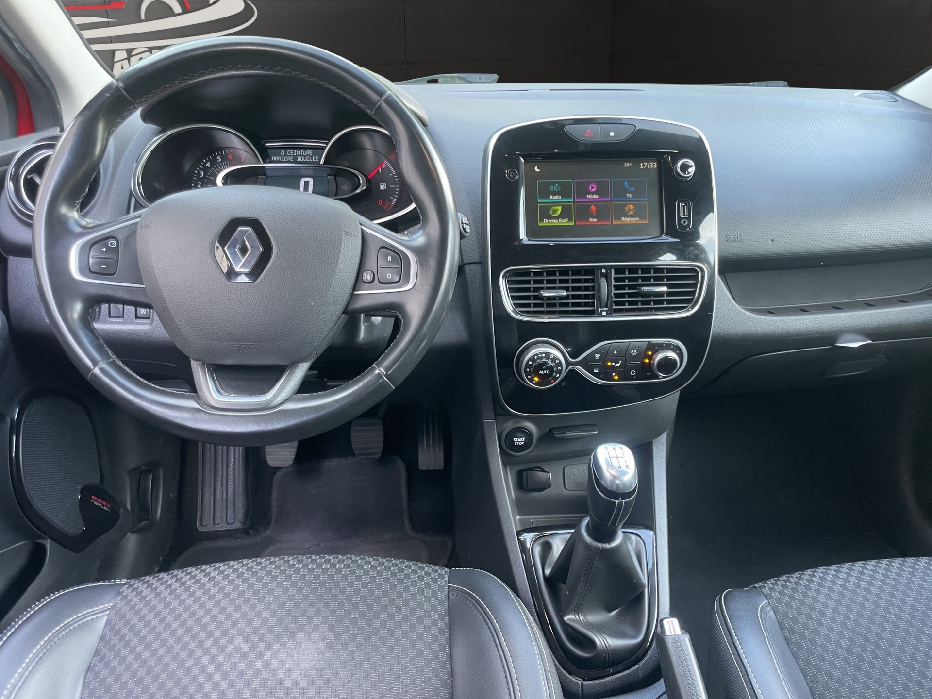 RENAULT Clio 0.9 Life-image-9