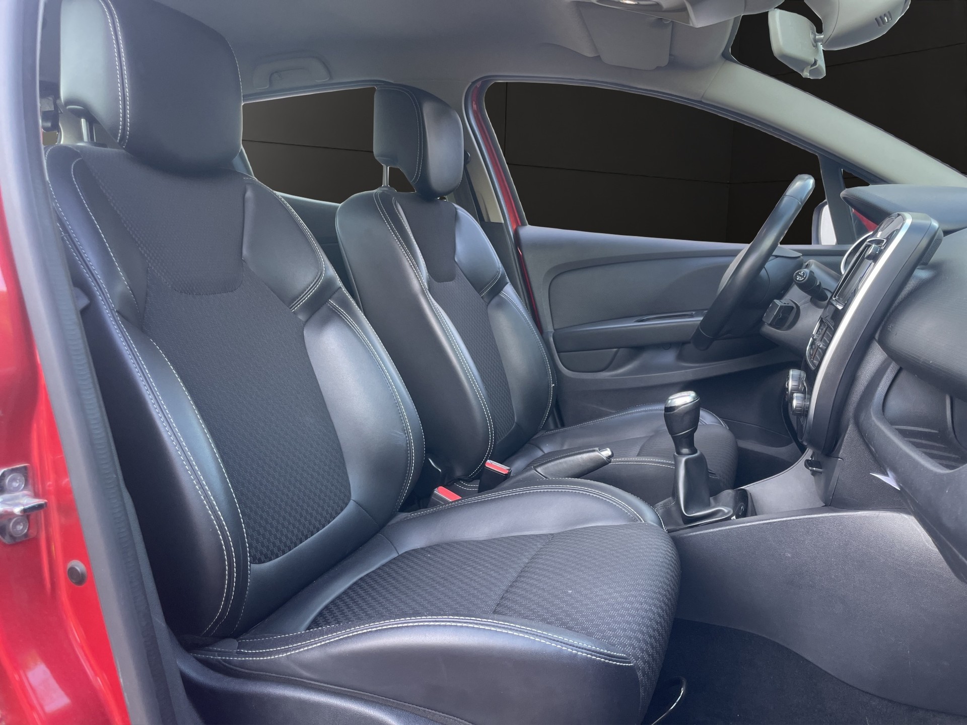 RENAULT Clio 0.9 Life-image-12