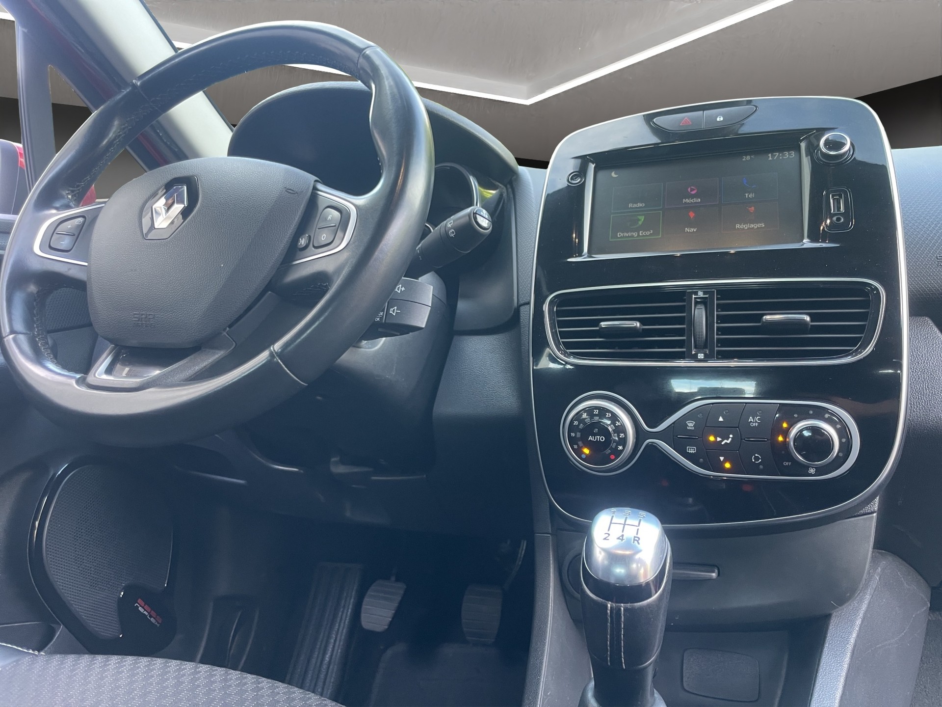RENAULT Clio 0.9 Life-image-10