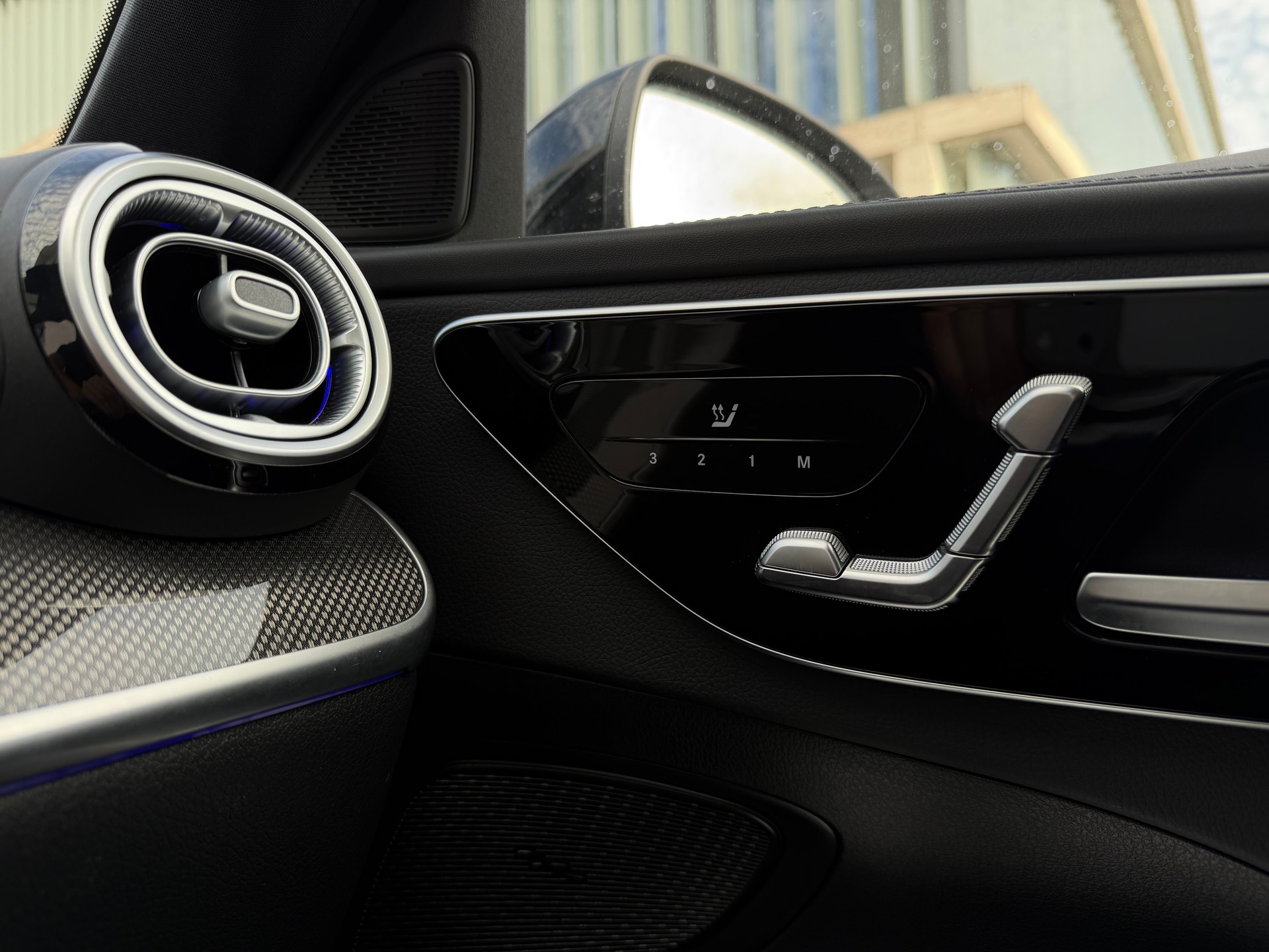 MERCEDES-BENZ C 220 d T 4Matic AMG Line-image-28