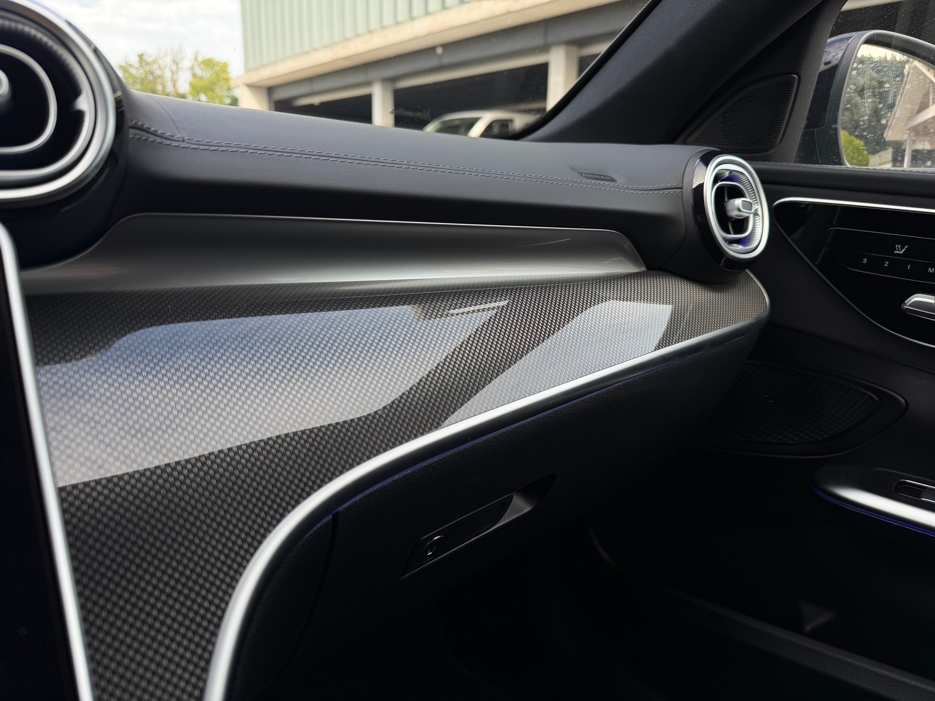 MERCEDES-BENZ C 220 d T 4Matic AMG Line-image-27