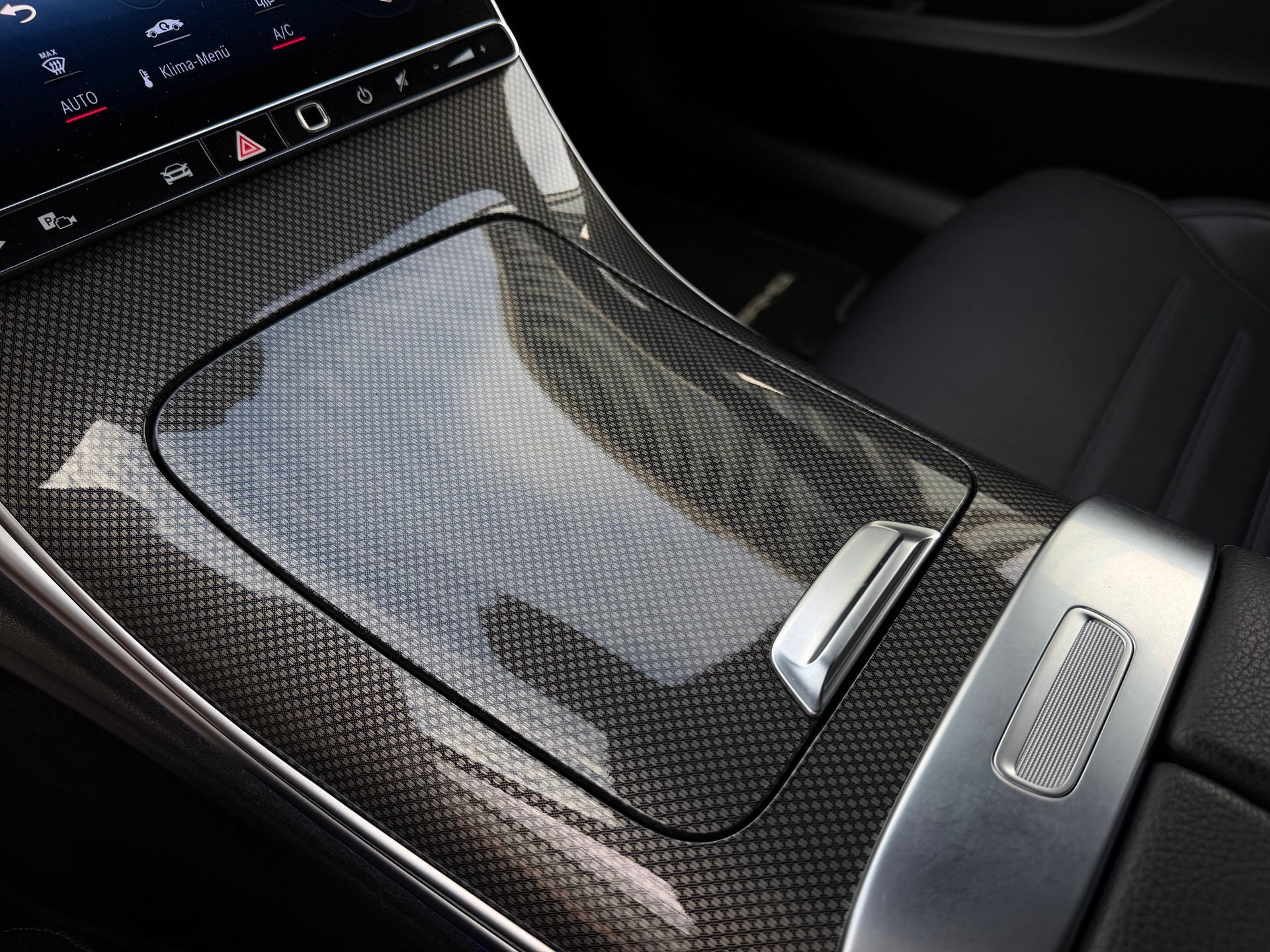 MERCEDES-BENZ C 220 d T 4Matic AMG Line-image-26