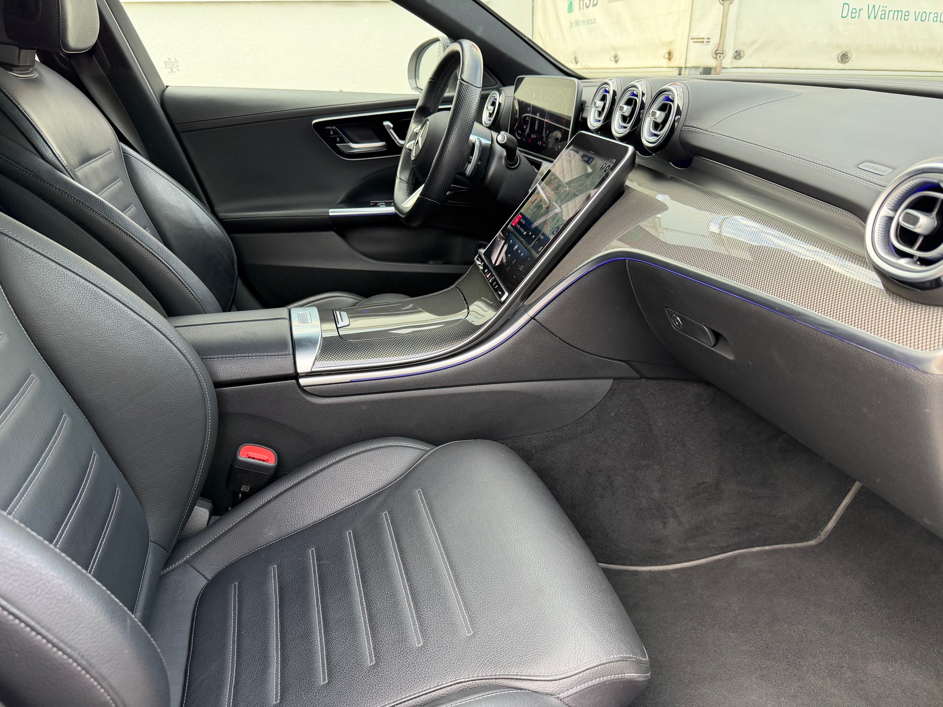 MERCEDES-BENZ C 220 d T 4Matic AMG Line-image-15