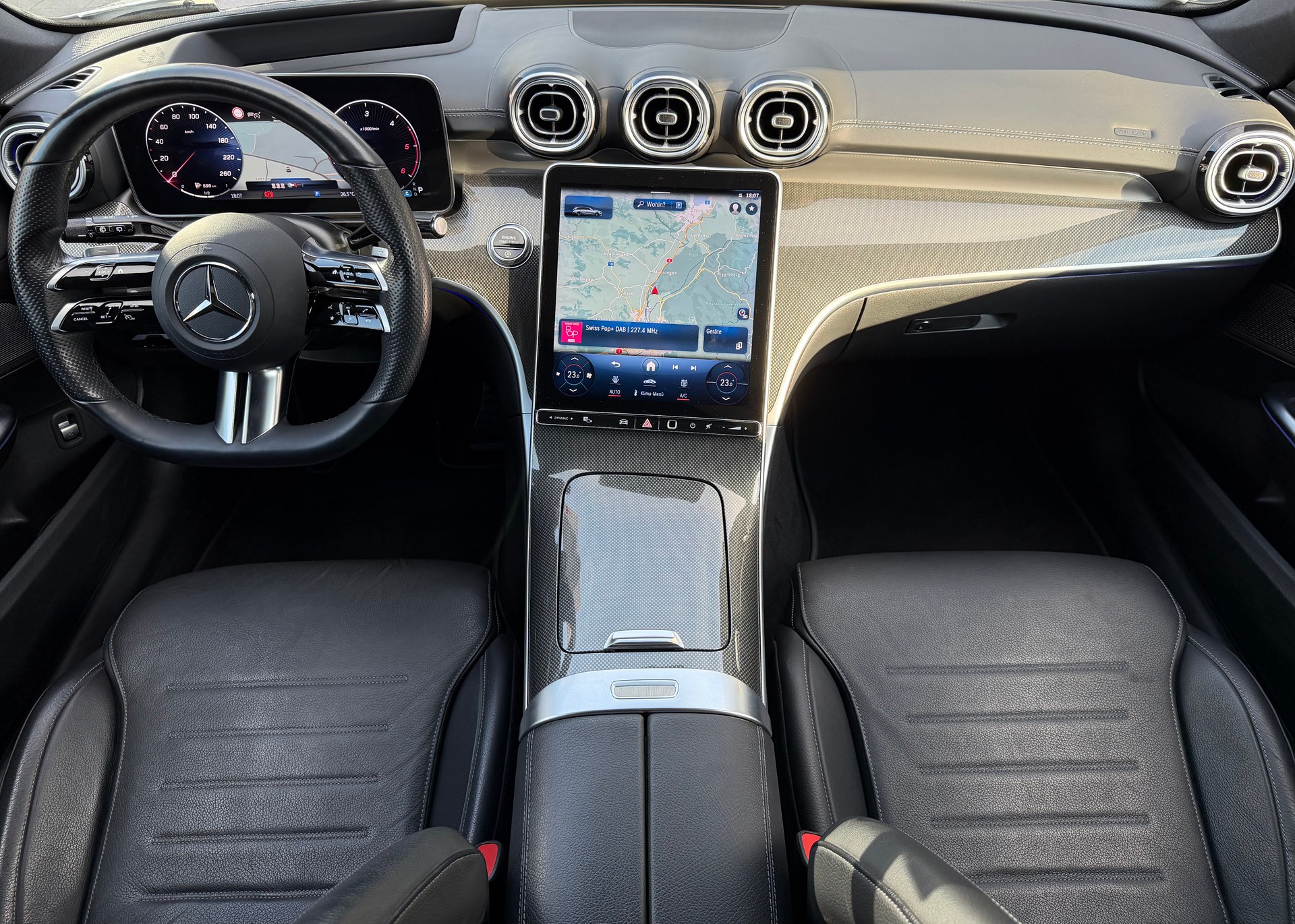 MERCEDES-BENZ C 220 d T 4Matic AMG Line-image-18