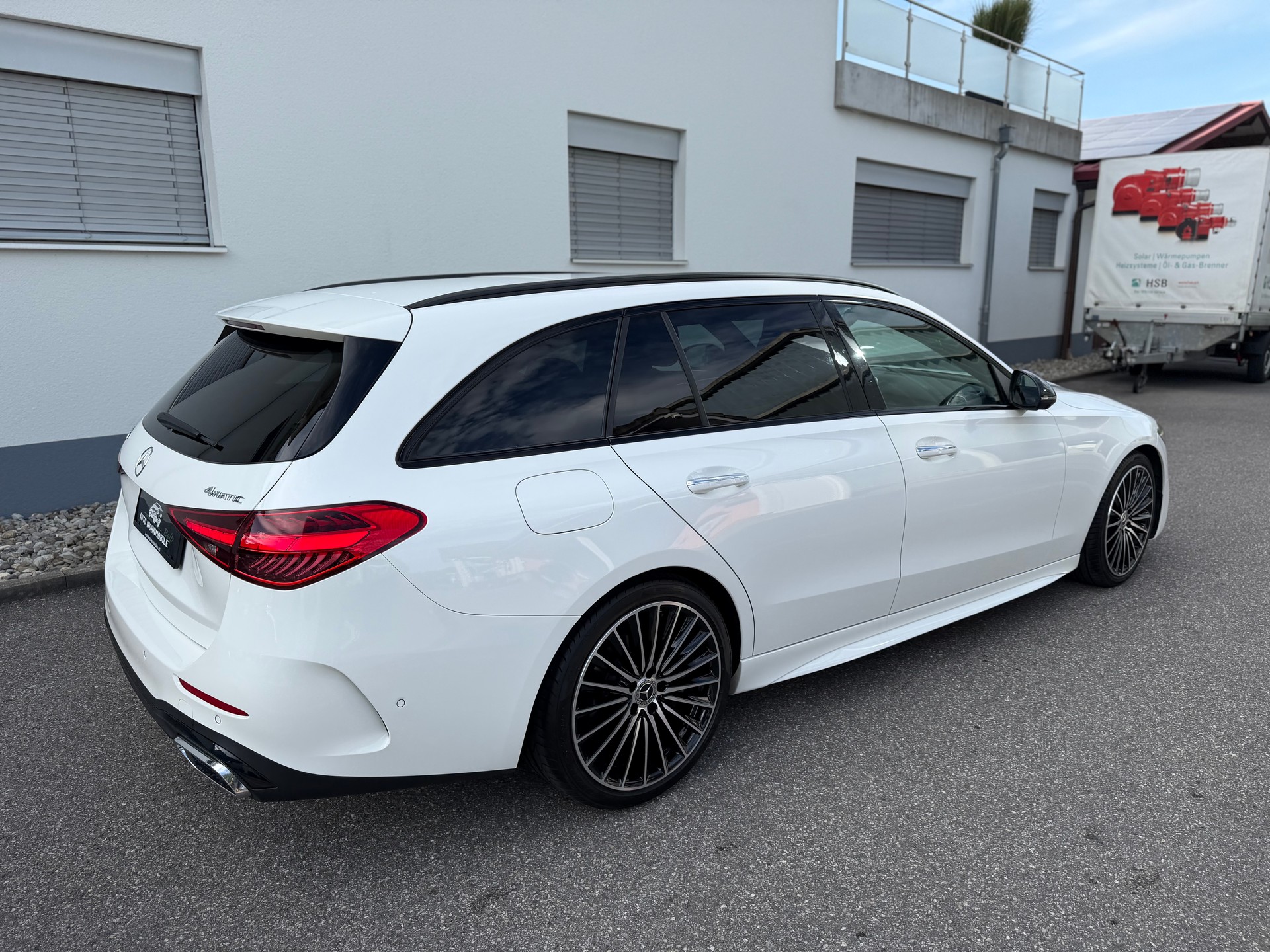 MERCEDES-BENZ C 220 d T 4Matic AMG Line-image-5