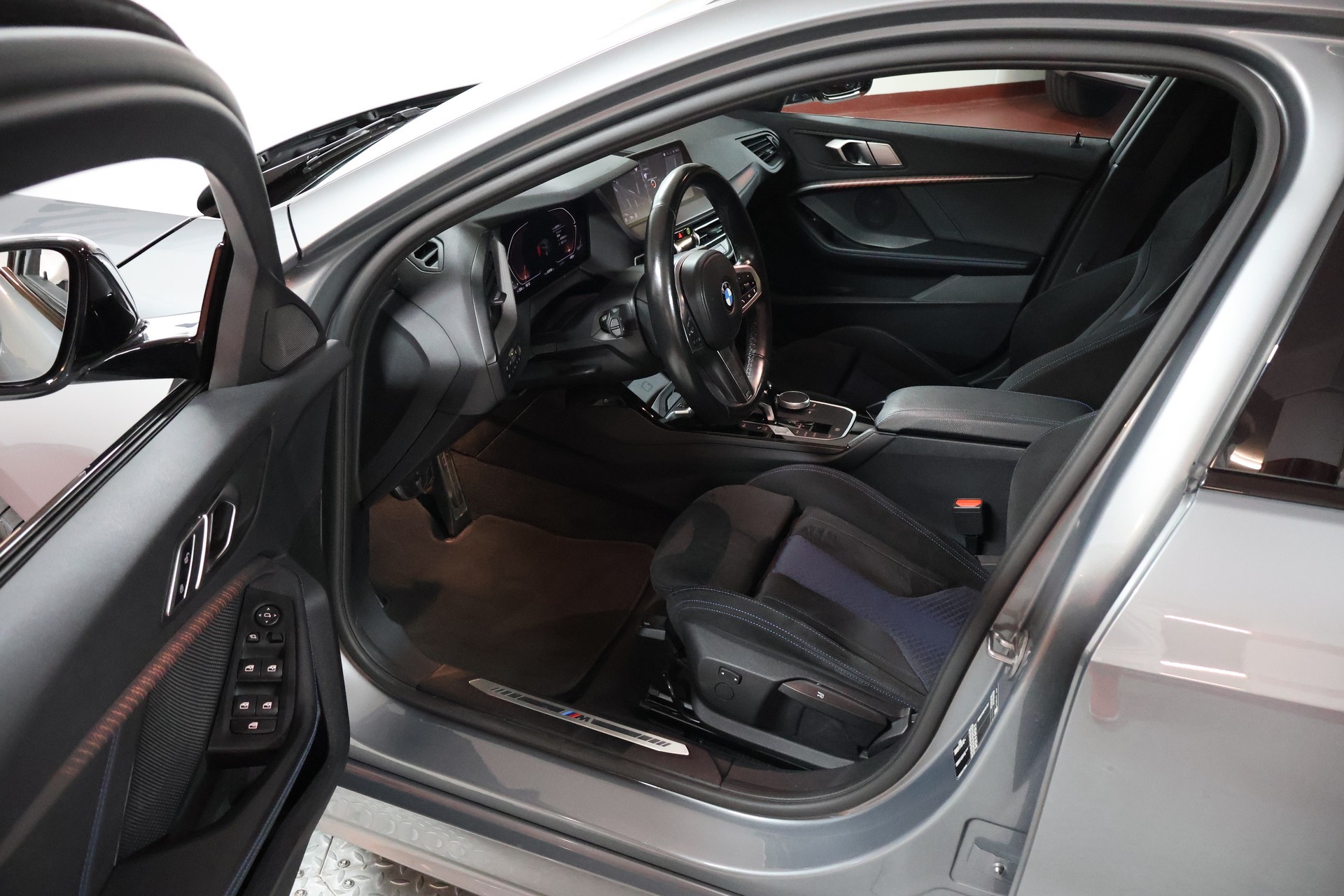 BMW 118i M Sport Steptronic-image-6