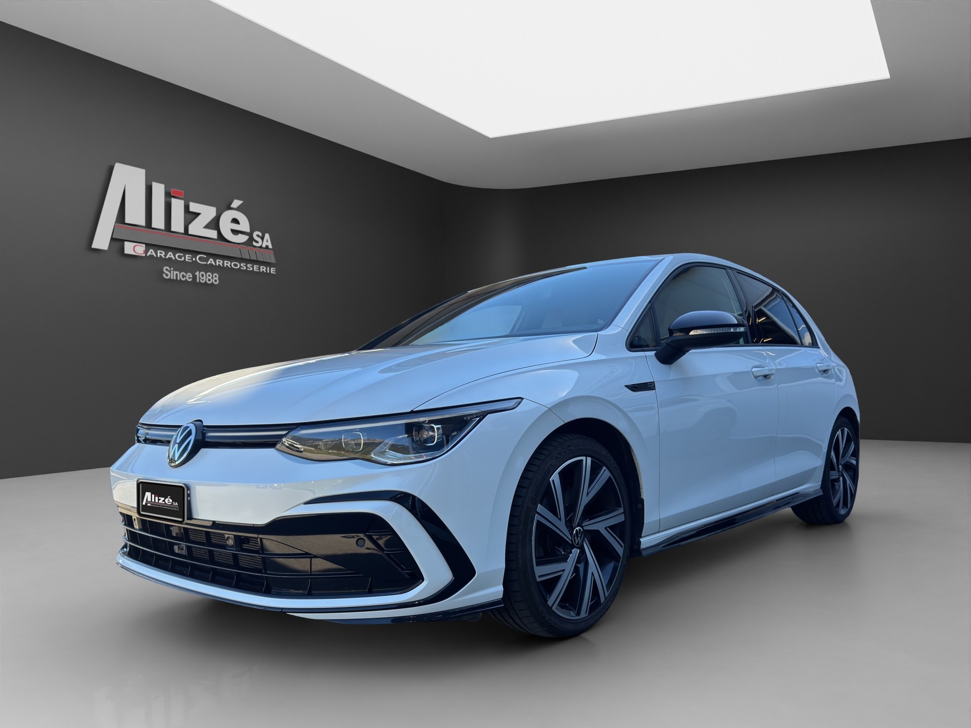 VW Golf 2.0 TSI R-Line DSG 4 Motion-image-2