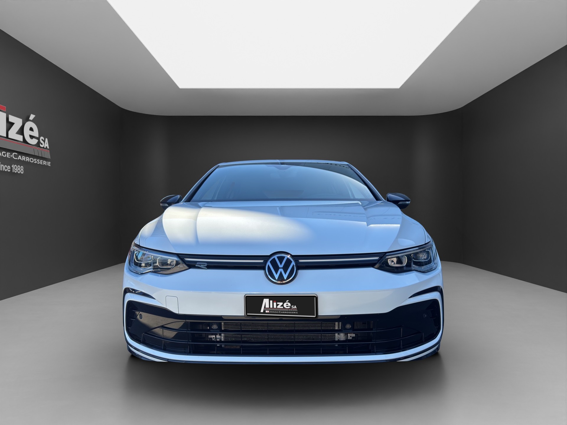 VW Golf 2.0 TSI R-Line DSG 4 Motion-image-1