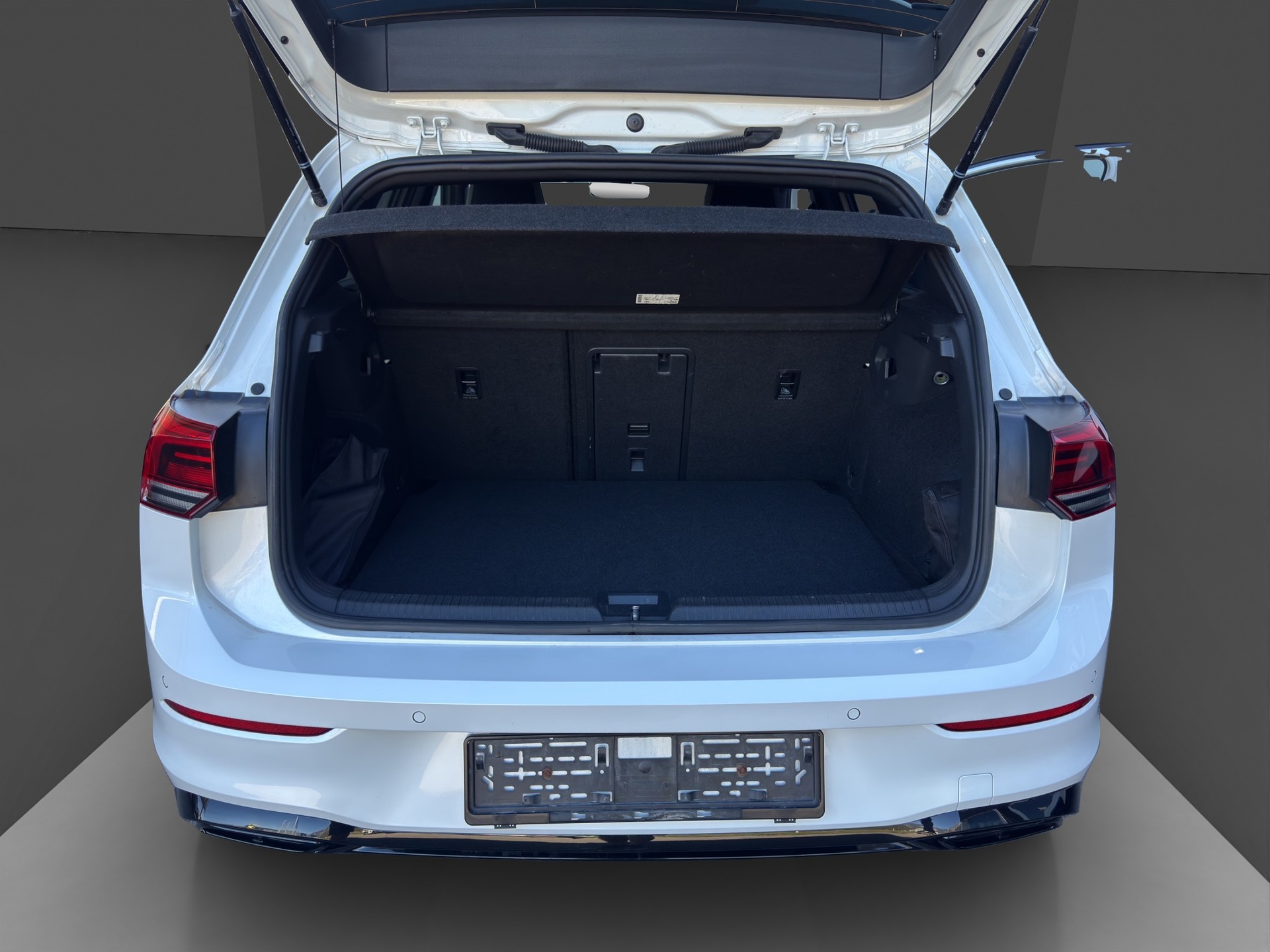 VW Golf 2.0 TSI R-Line DSG 4 Motion-image-18