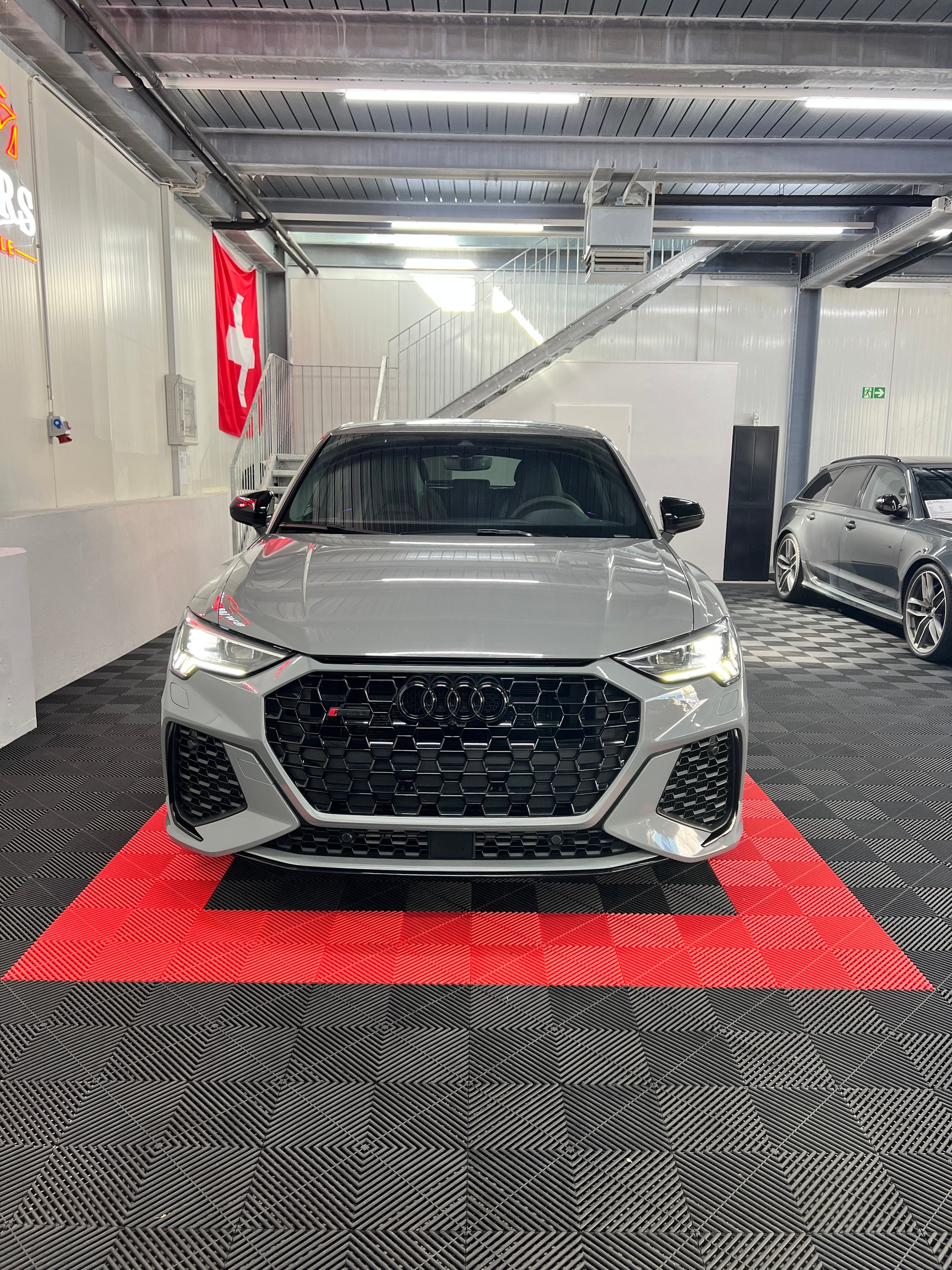 AUDI RS Q3 Sportback quattro S tronic-image-2